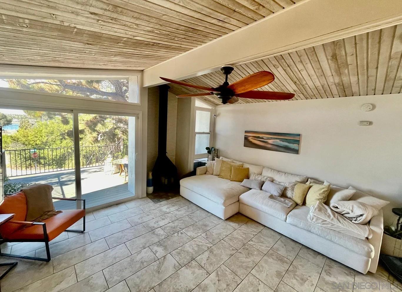 Detail Gallery Image 4 of 19 For 2893  Mcgraw St, San Diego,  CA 92117 - 2 Beds | 2 Baths