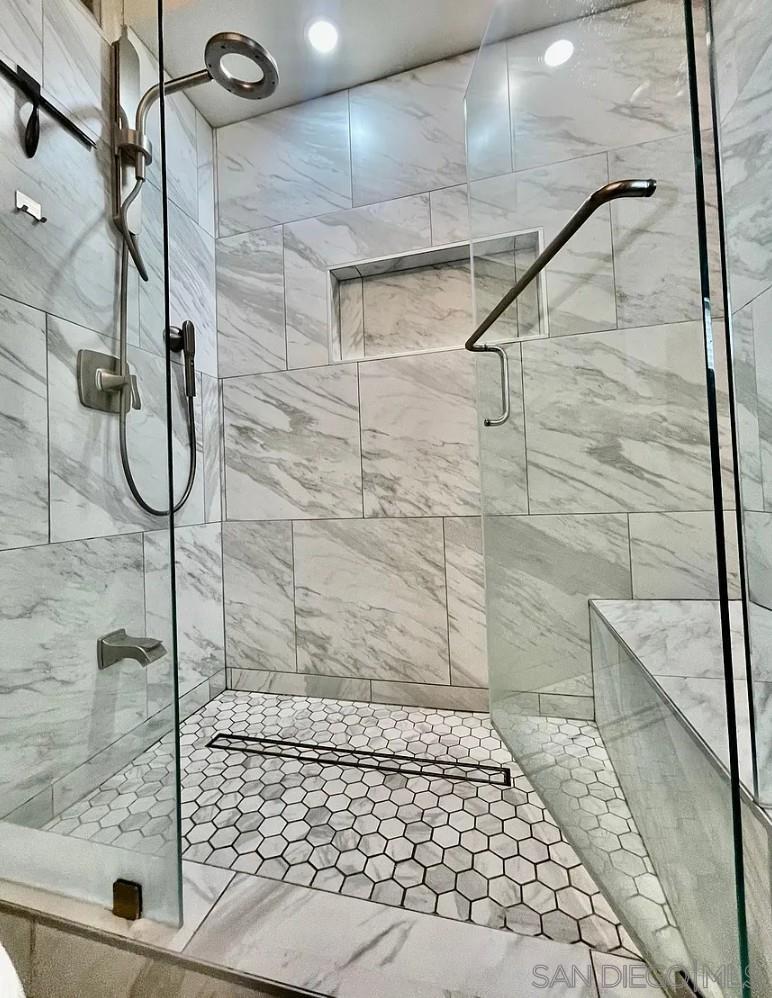 Detail Gallery Image 7 of 19 For 2893  Mcgraw St, San Diego,  CA 92117 - 2 Beds | 2 Baths