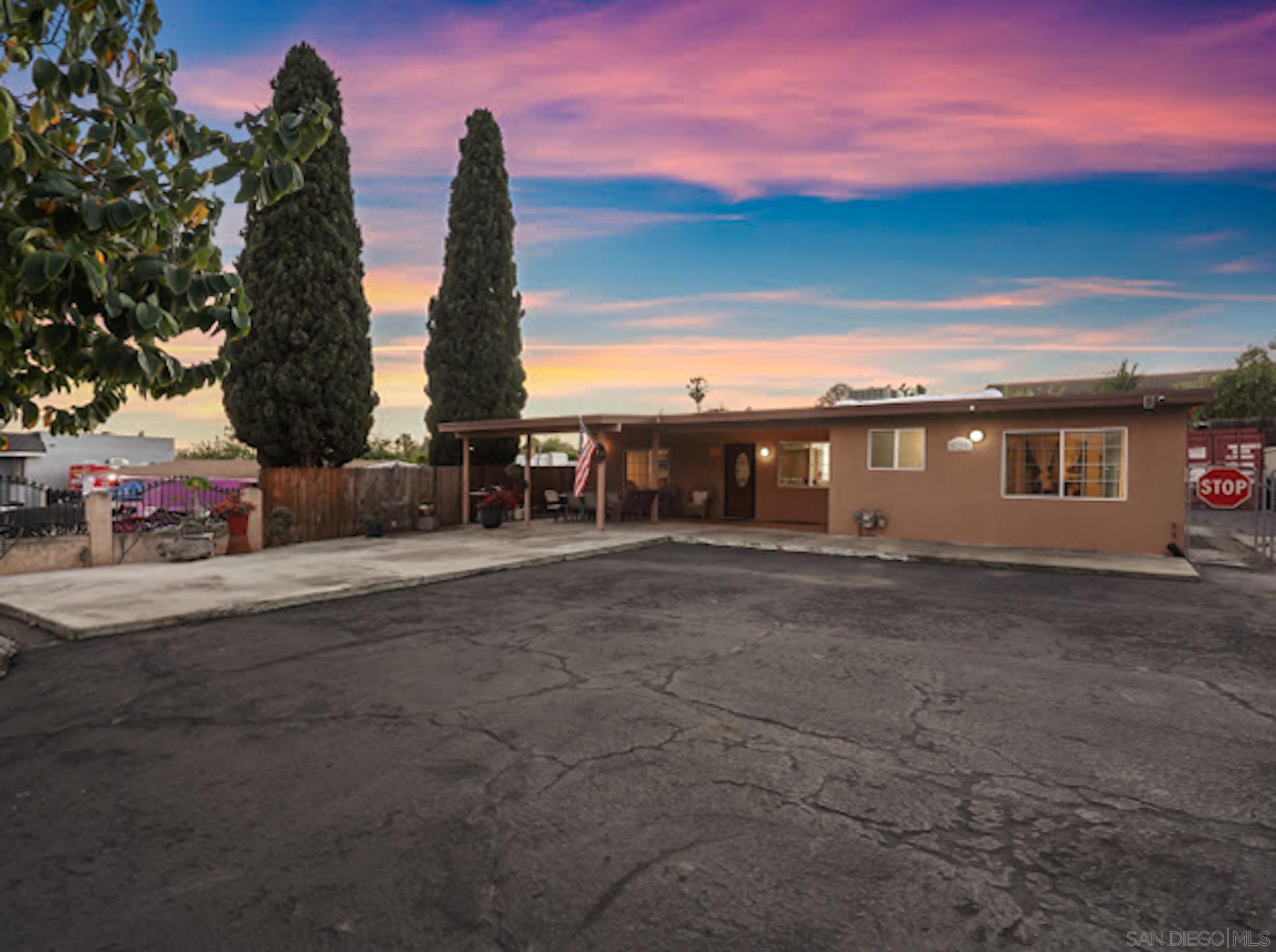 Detail Gallery Image 2 of 32 For 820  Frances Drive, Vista,  CA 92084 - 3 Beds | 1 Baths