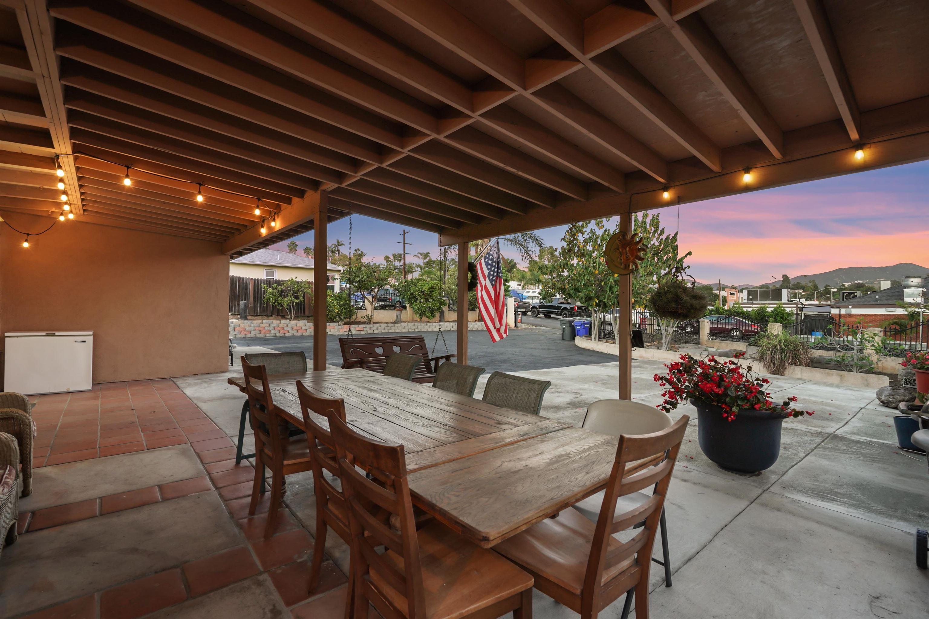 Detail Gallery Image 4 of 32 For 820  Frances Drive, Vista,  CA 92084 - 3 Beds | 1 Baths