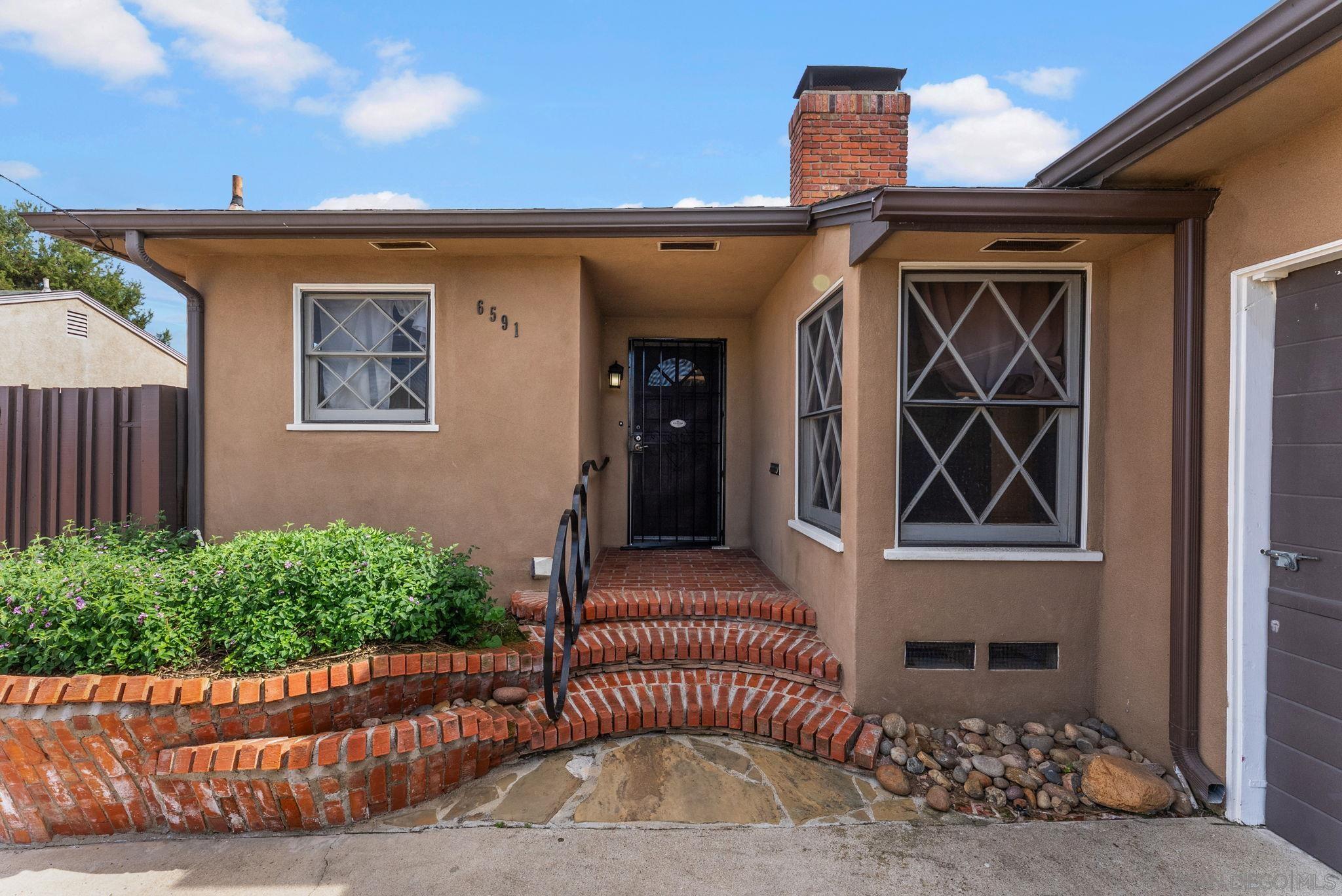 Detail Gallery Image 3 of 38 For 6591  Eldridge St, San Diego,  CA 92120 - 4 Beds | 2 Baths