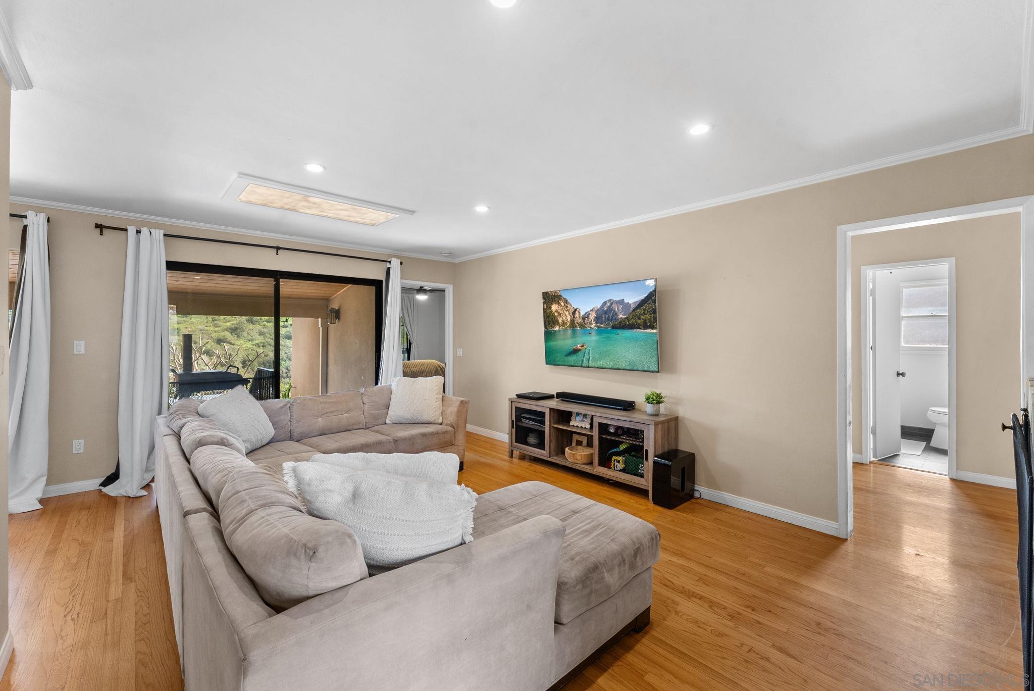 Detail Gallery Image 4 of 38 For 6591  Eldridge St, San Diego,  CA 92120 - 4 Beds | 2 Baths