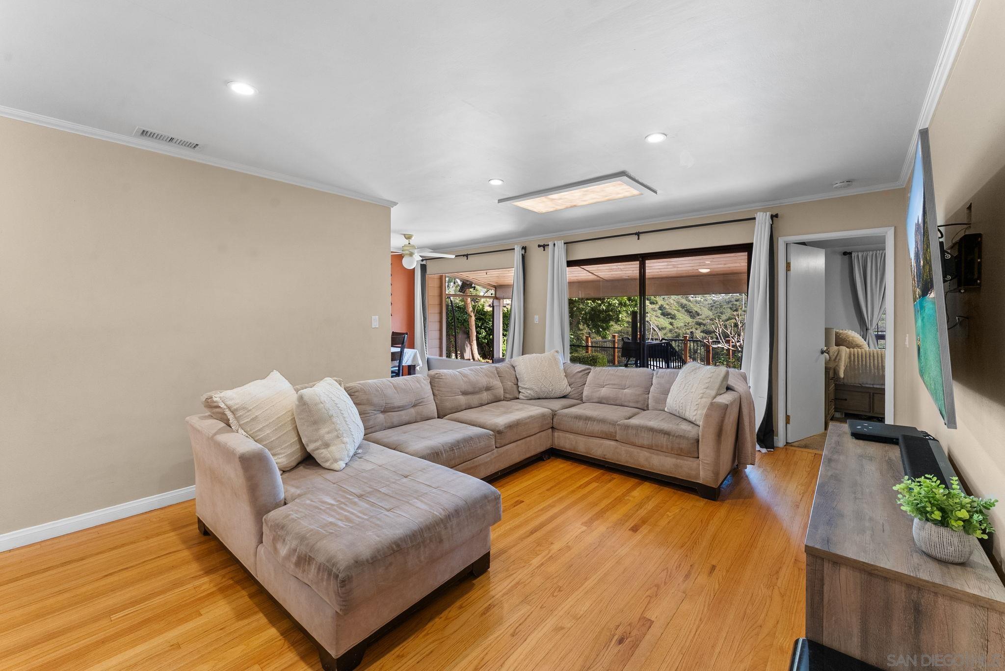 Detail Gallery Image 5 of 38 For 6591  Eldridge St, San Diego,  CA 92120 - 4 Beds | 2 Baths