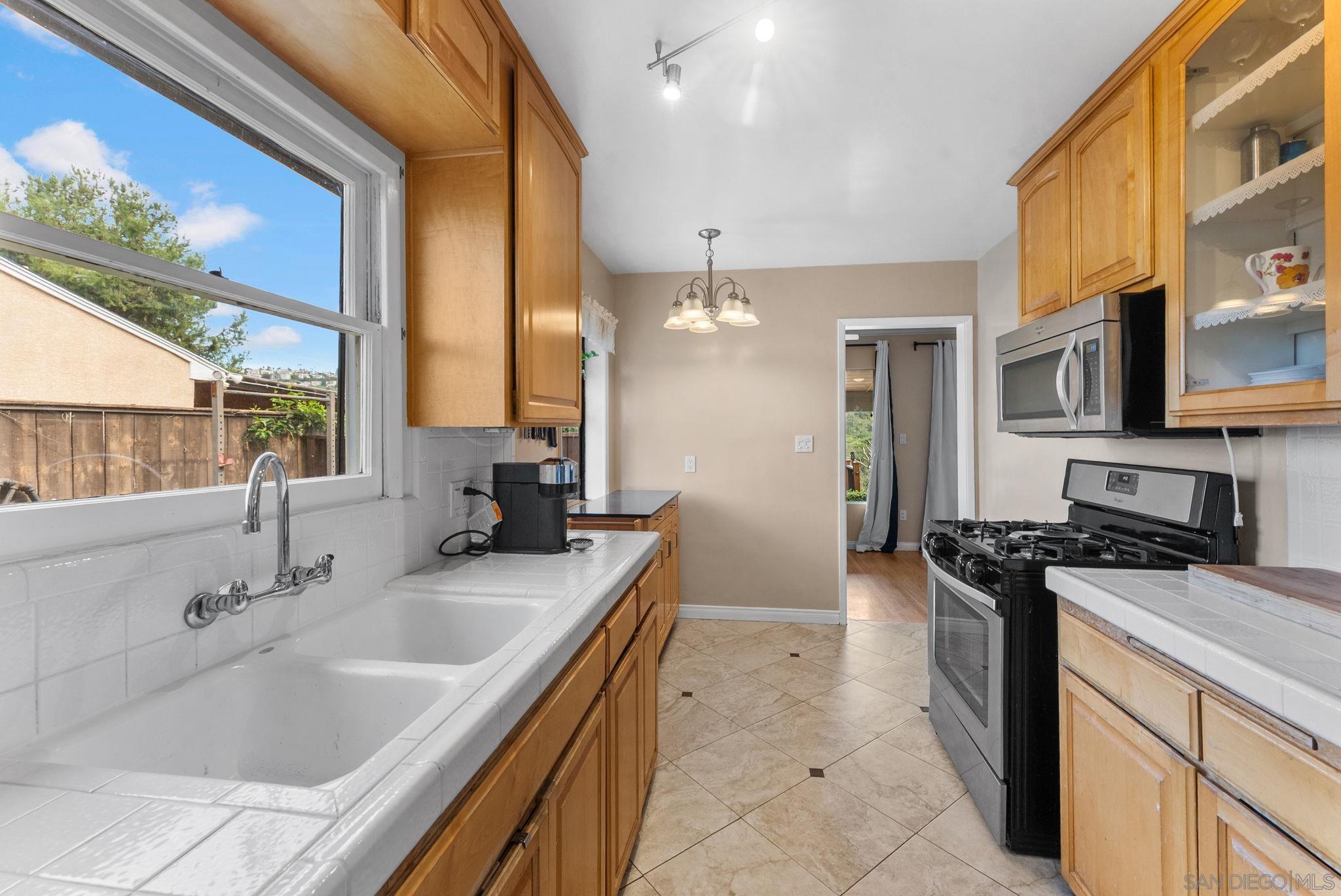 Detail Gallery Image 10 of 38 For 6591  Eldridge St, San Diego,  CA 92120 - 4 Beds | 2 Baths