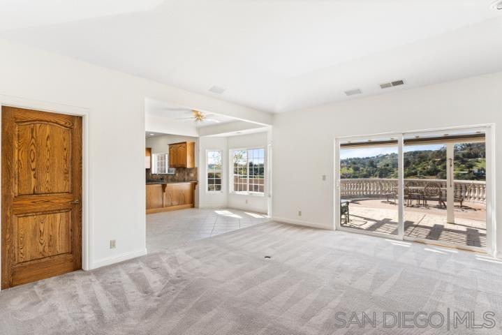 Detail Gallery Image 17 of 48 For 4417  Fallsbrae Road, Fallbrook,  CA 92028 - 4 Beds | 3/1 Baths