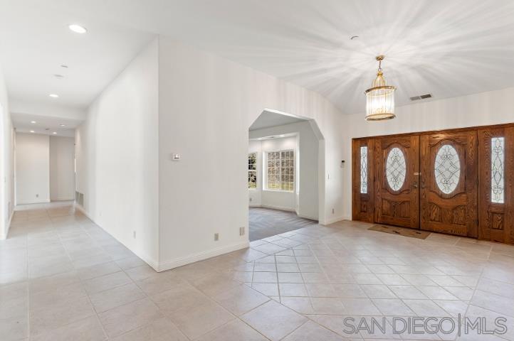 Detail Gallery Image 8 of 48 For 4417  Fallsbrae Road, Fallbrook,  CA 92028 - 4 Beds | 3/1 Baths