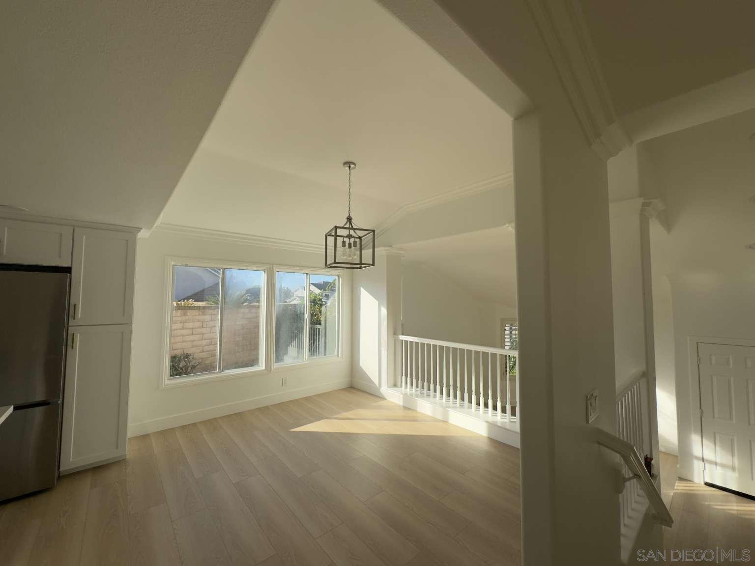 Detail Gallery Image 12 of 35 For 2227  Mapleleaf Ave, Newbury Park,  CA 91320 - 4 Beds | 2/1 Baths