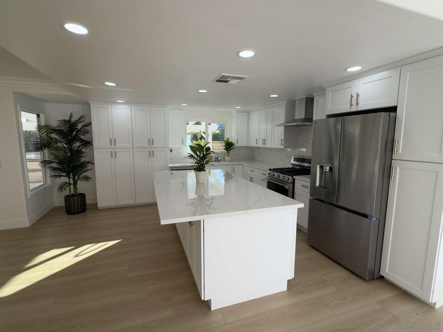 Detail Gallery Image 8 of 35 For 2227  Mapleleaf Ave, Newbury Park,  CA 91320 - 4 Beds | 2/1 Baths