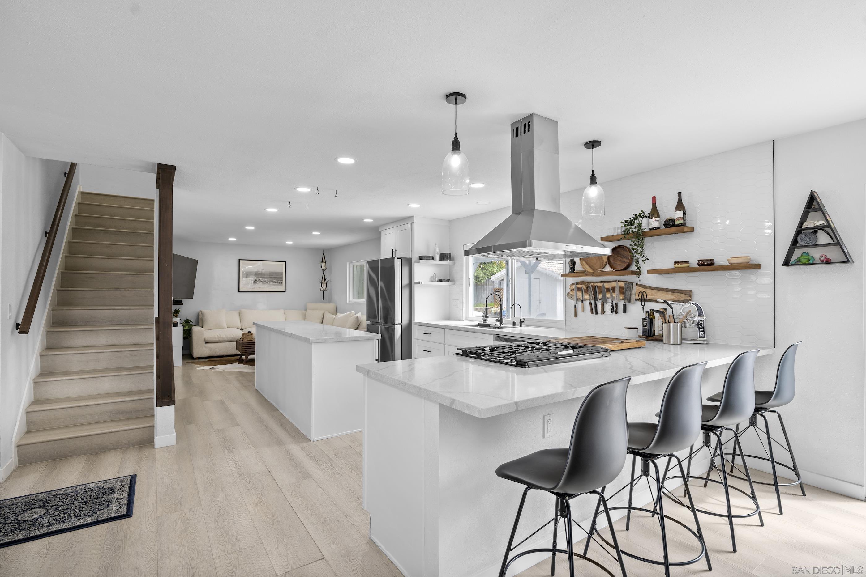 Detail Gallery Image 14 of 27 For 7573  Gayneswood Way, San Diego,  CA 92139 - 4 Beds | 2/1 Baths