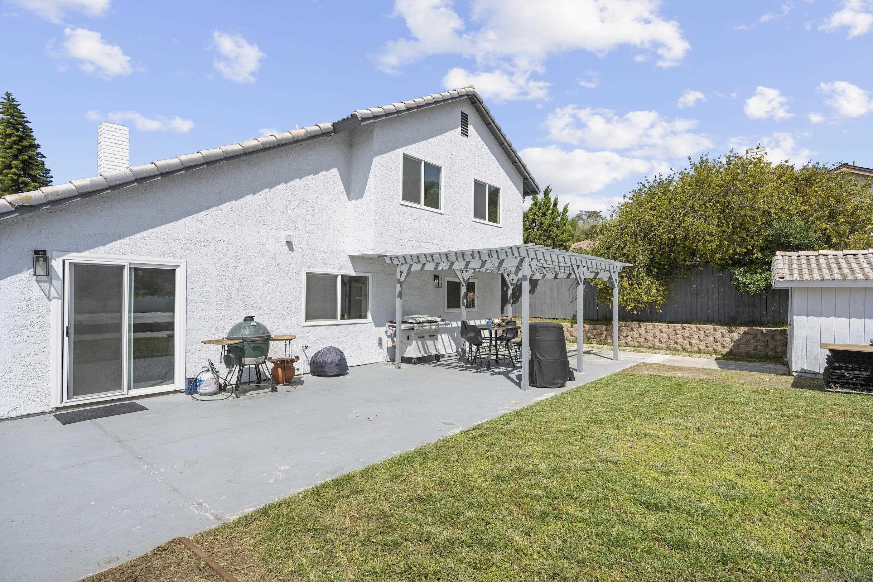 Detail Gallery Image 4 of 27 For 7573  Gayneswood Way, San Diego,  CA 92139 - 4 Beds | 2/1 Baths