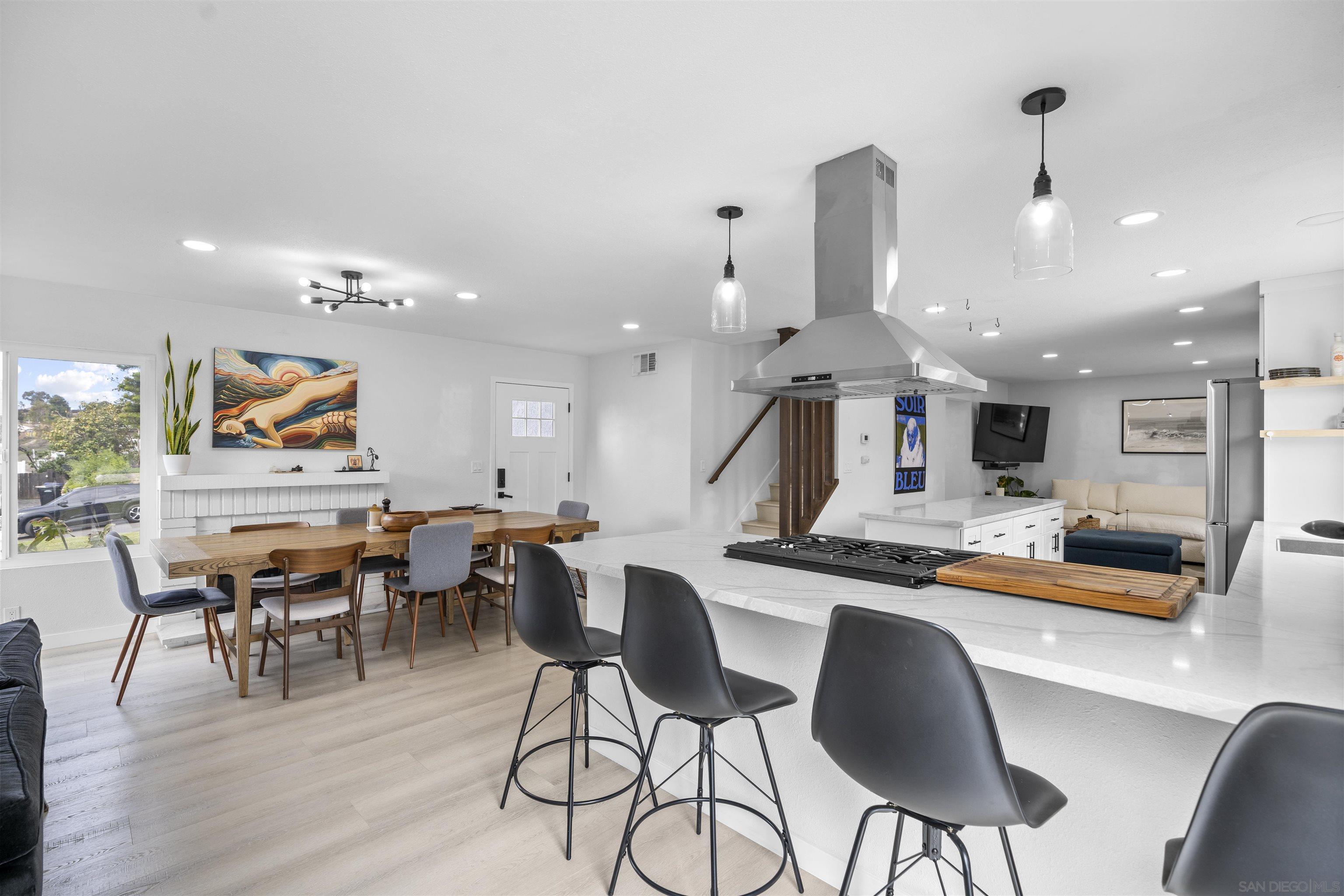 Detail Gallery Image 6 of 27 For 7573  Gayneswood Way, San Diego,  CA 92139 - 4 Beds | 2/1 Baths