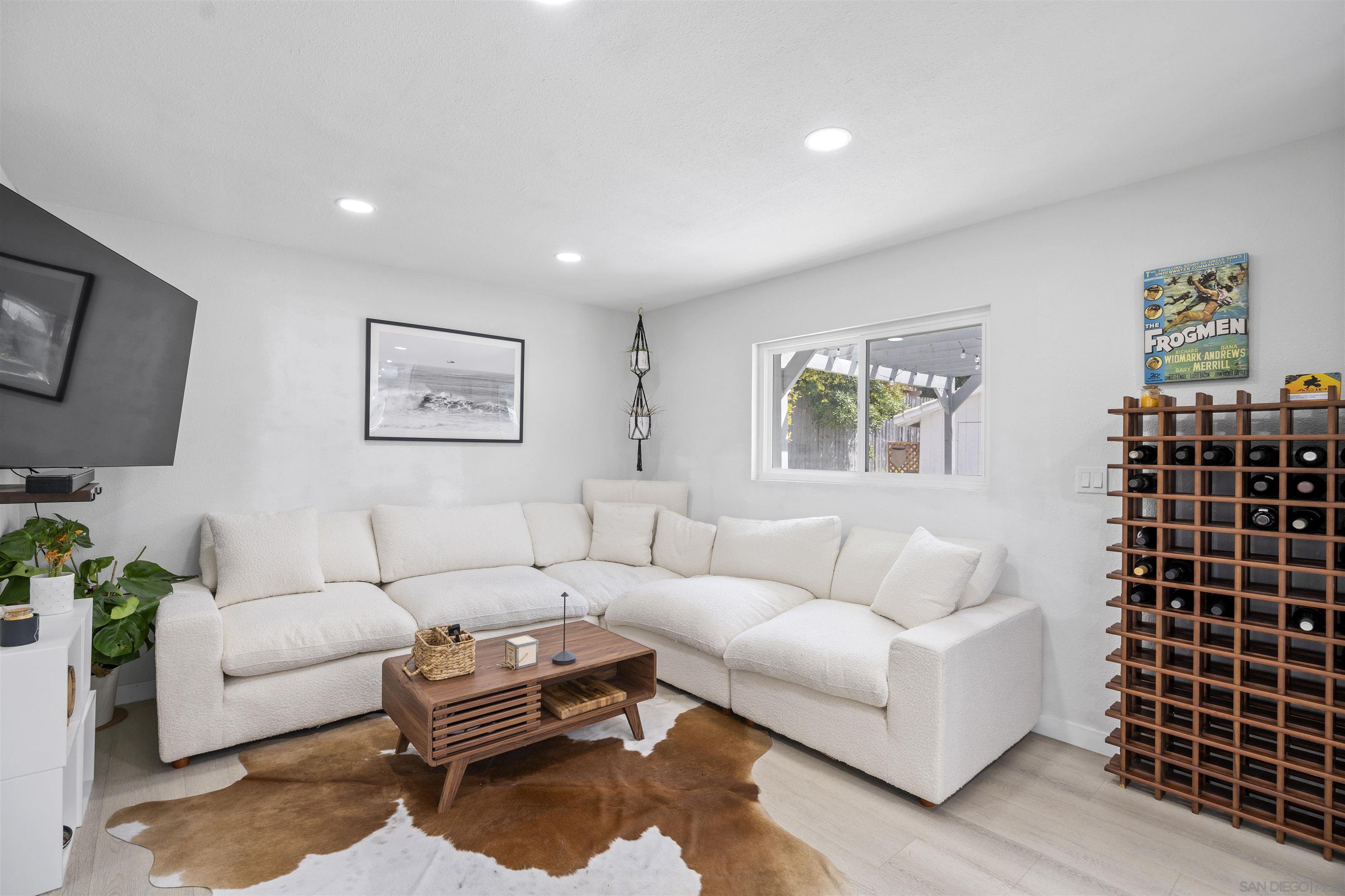 Detail Gallery Image 7 of 27 For 7573  Gayneswood Way, San Diego,  CA 92139 - 4 Beds | 2/1 Baths