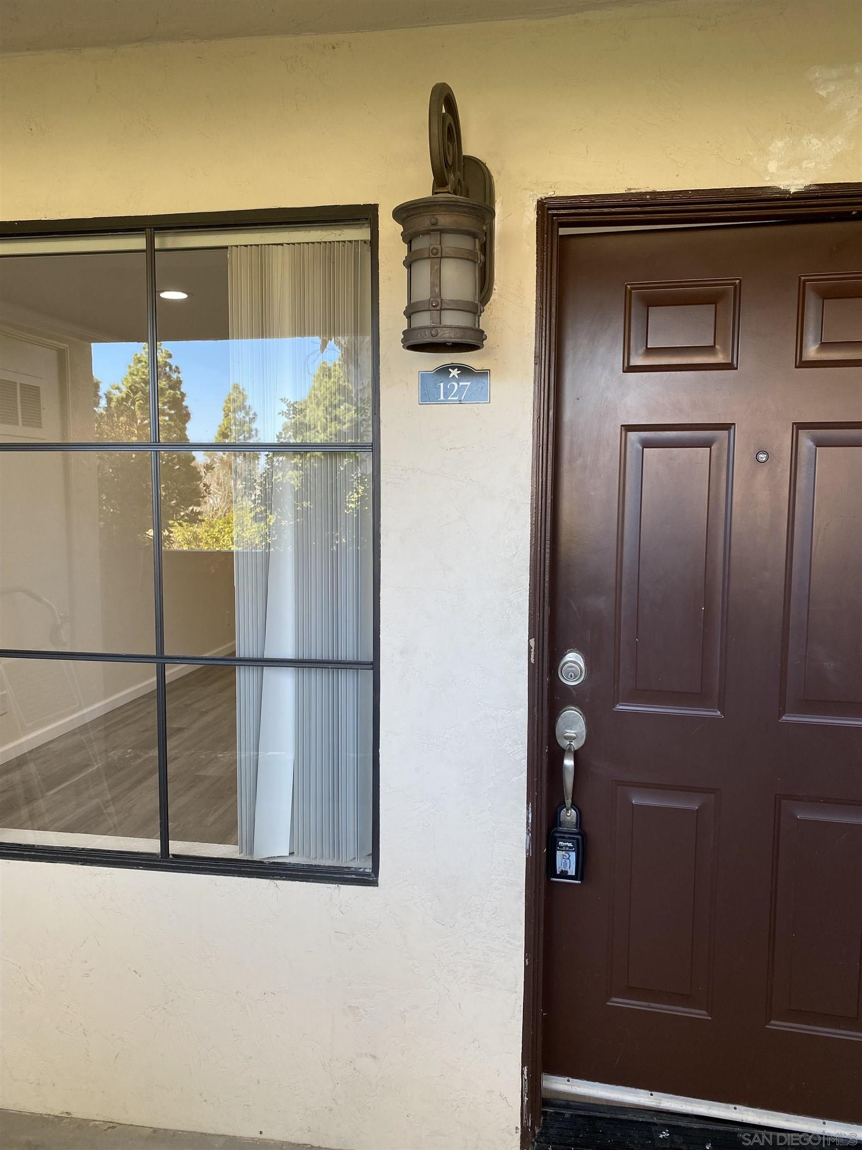 Detail Gallery Image 2 of 10 For 12530  Carmel Creek Road  127, San Diego,  CA 92130 - 1 Beds | 1 Baths