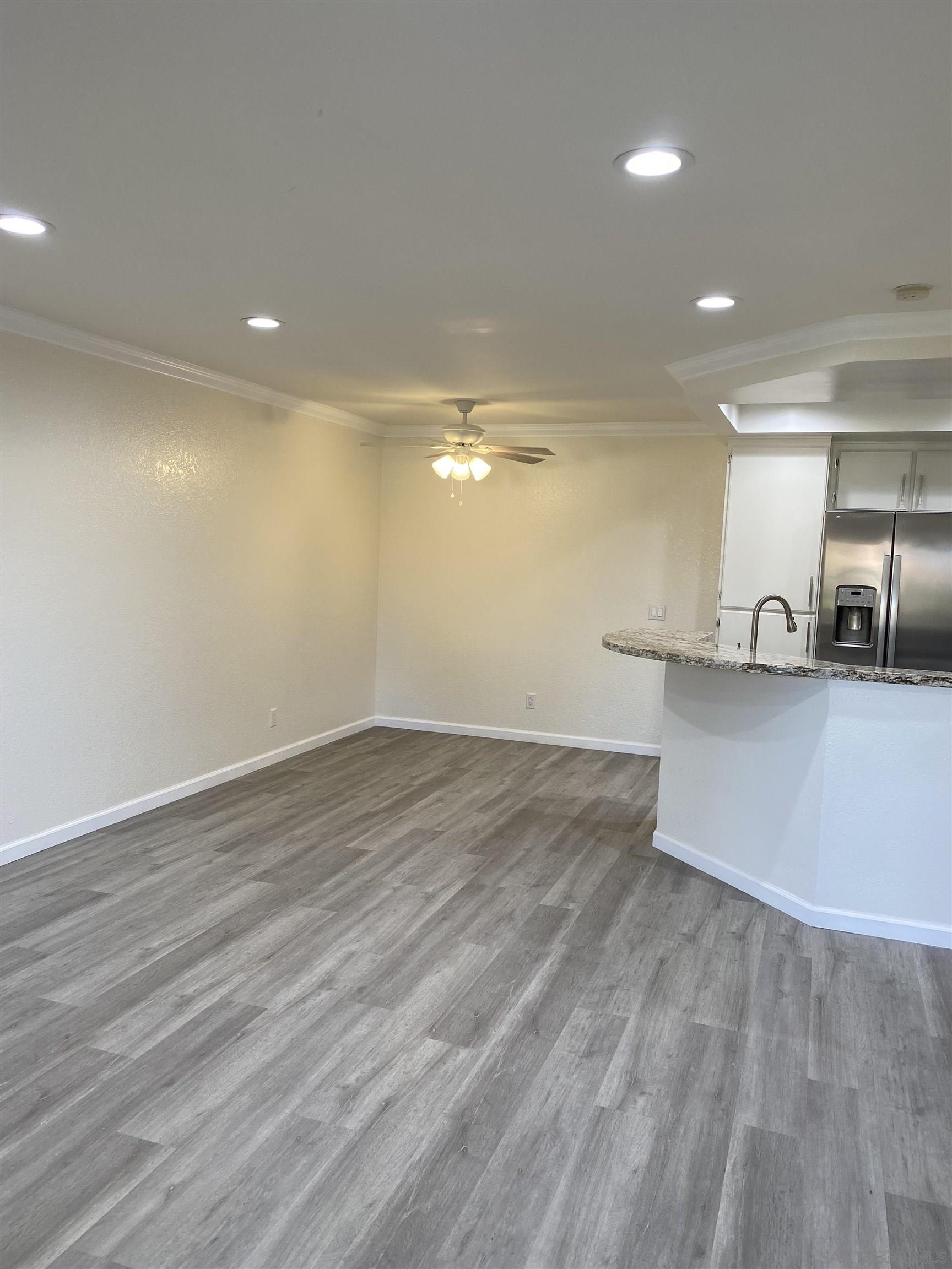 Detail Gallery Image 3 of 10 For 12530  Carmel Creek Road  127, San Diego,  CA 92130 - 1 Beds | 1 Baths