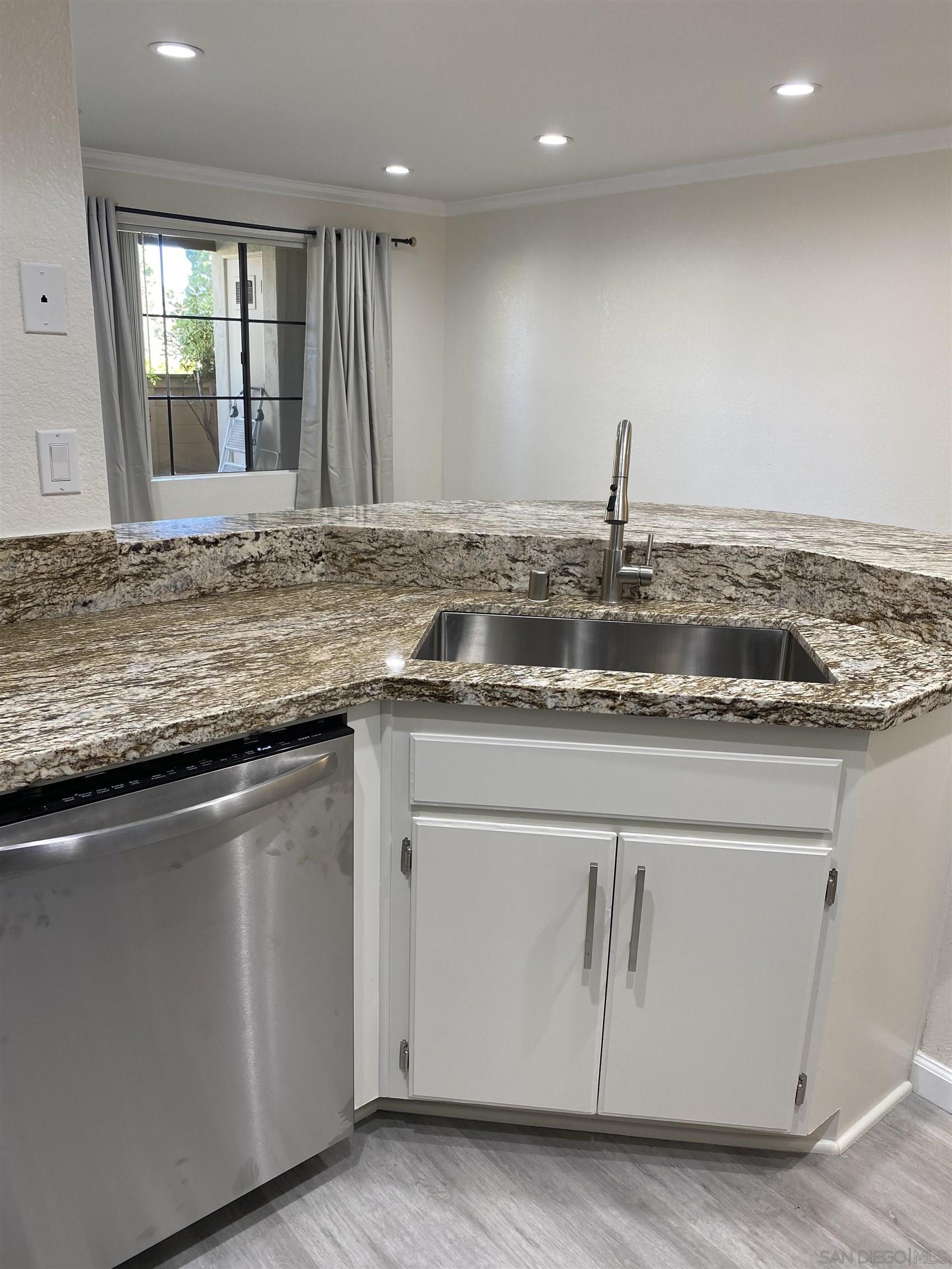 Detail Gallery Image 4 of 10 For 12530  Carmel Creek Road  127, San Diego,  CA 92130 - 1 Beds | 1 Baths