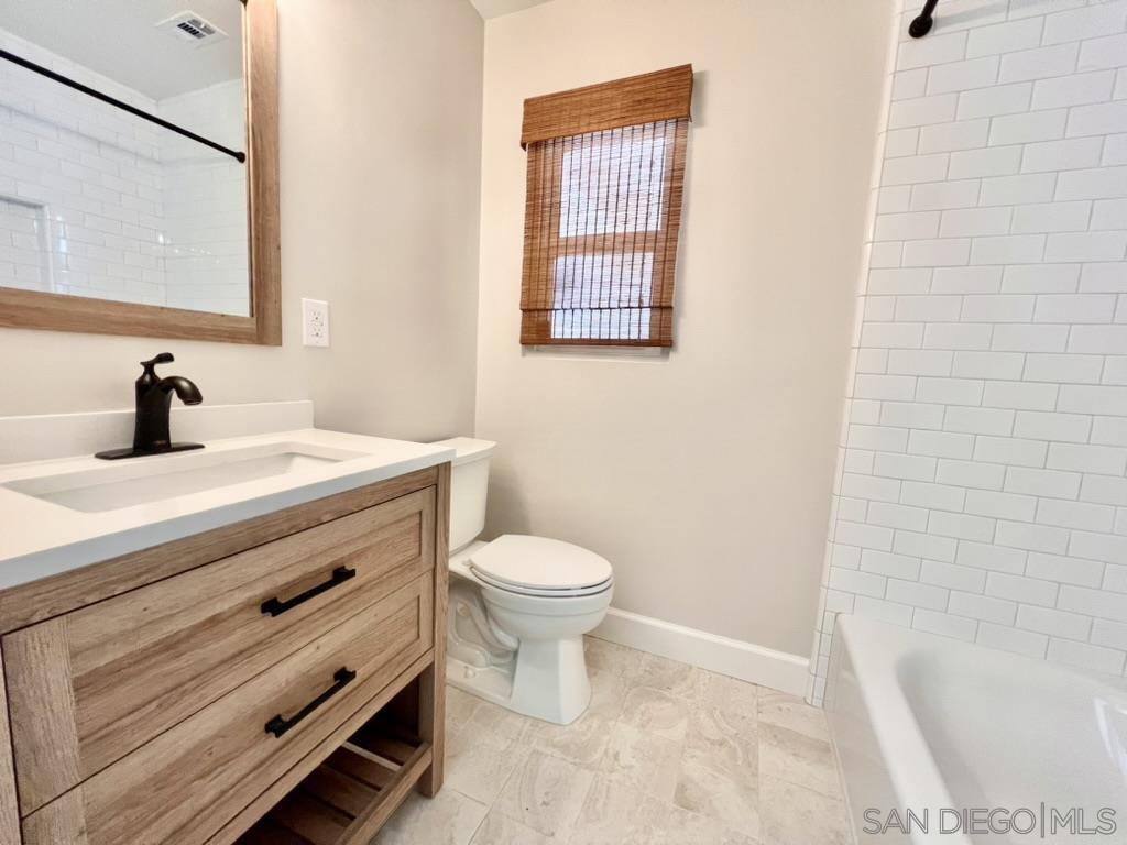 Detail Gallery Image 12 of 14 For 1044  Nolbey Street, Cardiff By The Sea,  CA 92007 - 3 Beds | 2 Baths