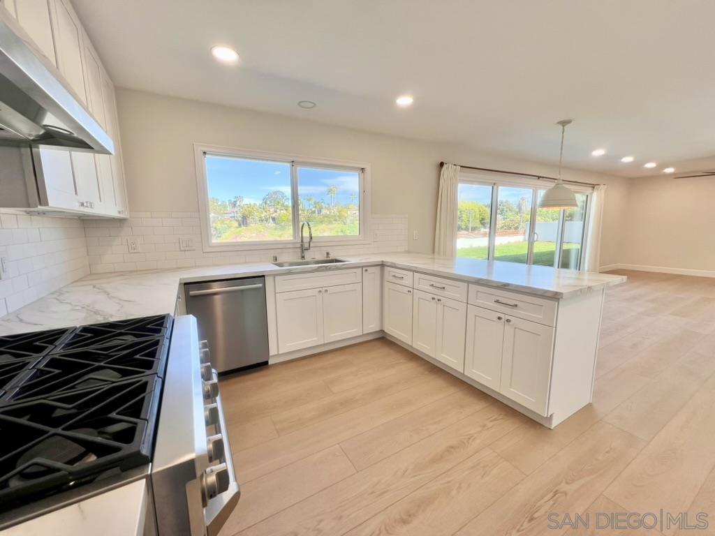 Detail Gallery Image 6 of 14 For 1044  Nolbey Street, Cardiff By The Sea,  CA 92007 - 3 Beds | 2 Baths