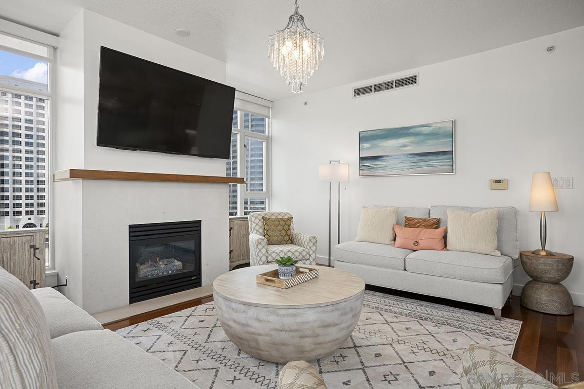 Detail Gallery Image 3 of 61 For 1199  Pacific Hwy  1002, San Diego,  CA 92101 - 2 Beds | 2 Baths