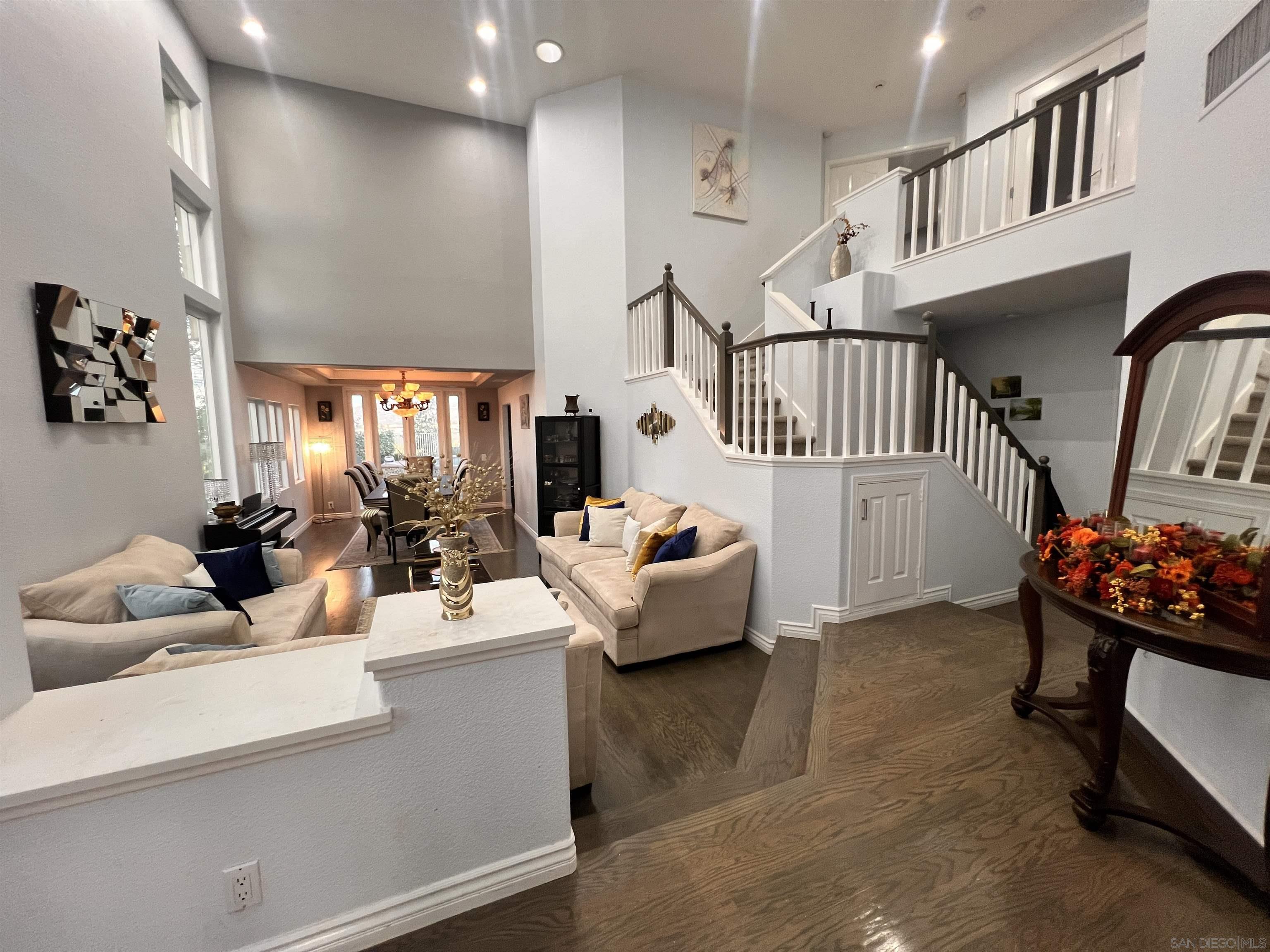 Detail Gallery Image 2 of 26 For 11491  Cypress Canyon Park Dr, San Diego,  CA 92131 - 5 Beds | 3 Baths