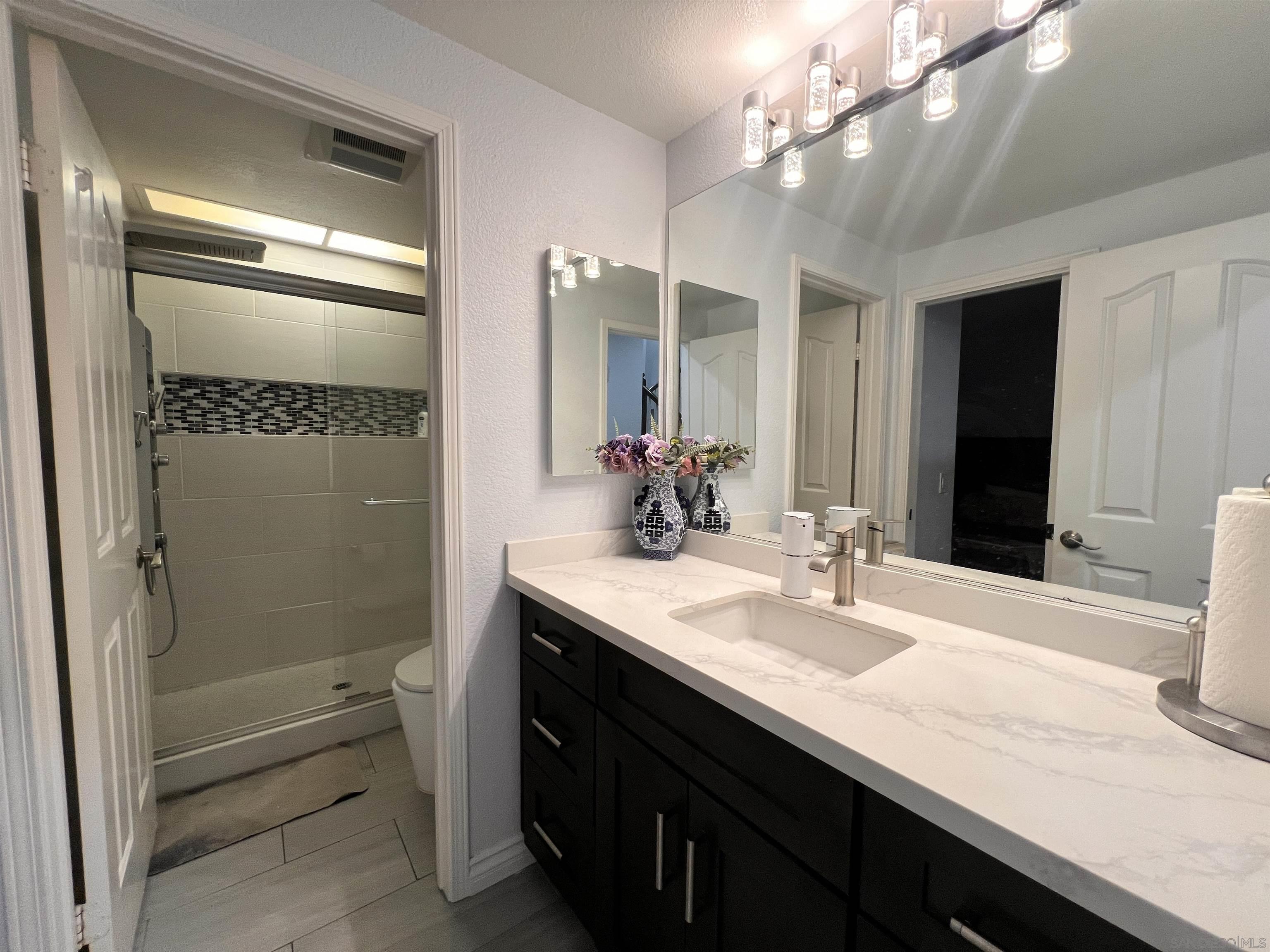 Detail Gallery Image 18 of 26 For 11491  Cypress Canyon Park Dr, San Diego,  CA 92131 - 5 Beds | 3 Baths