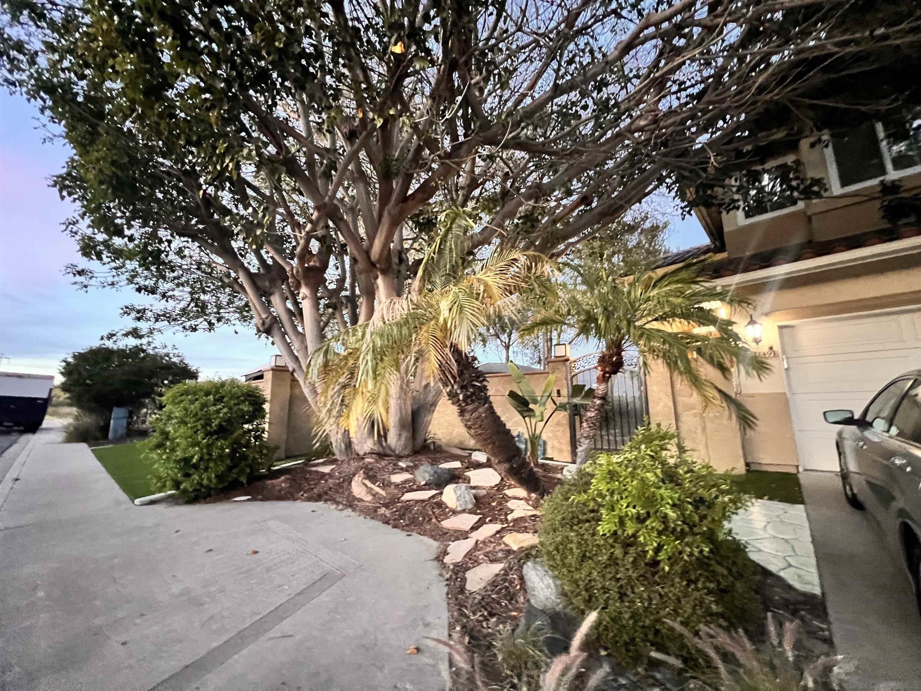 Detail Gallery Image 21 of 26 For 11491  Cypress Canyon Park Dr, San Diego,  CA 92131 - 5 Beds | 3 Baths