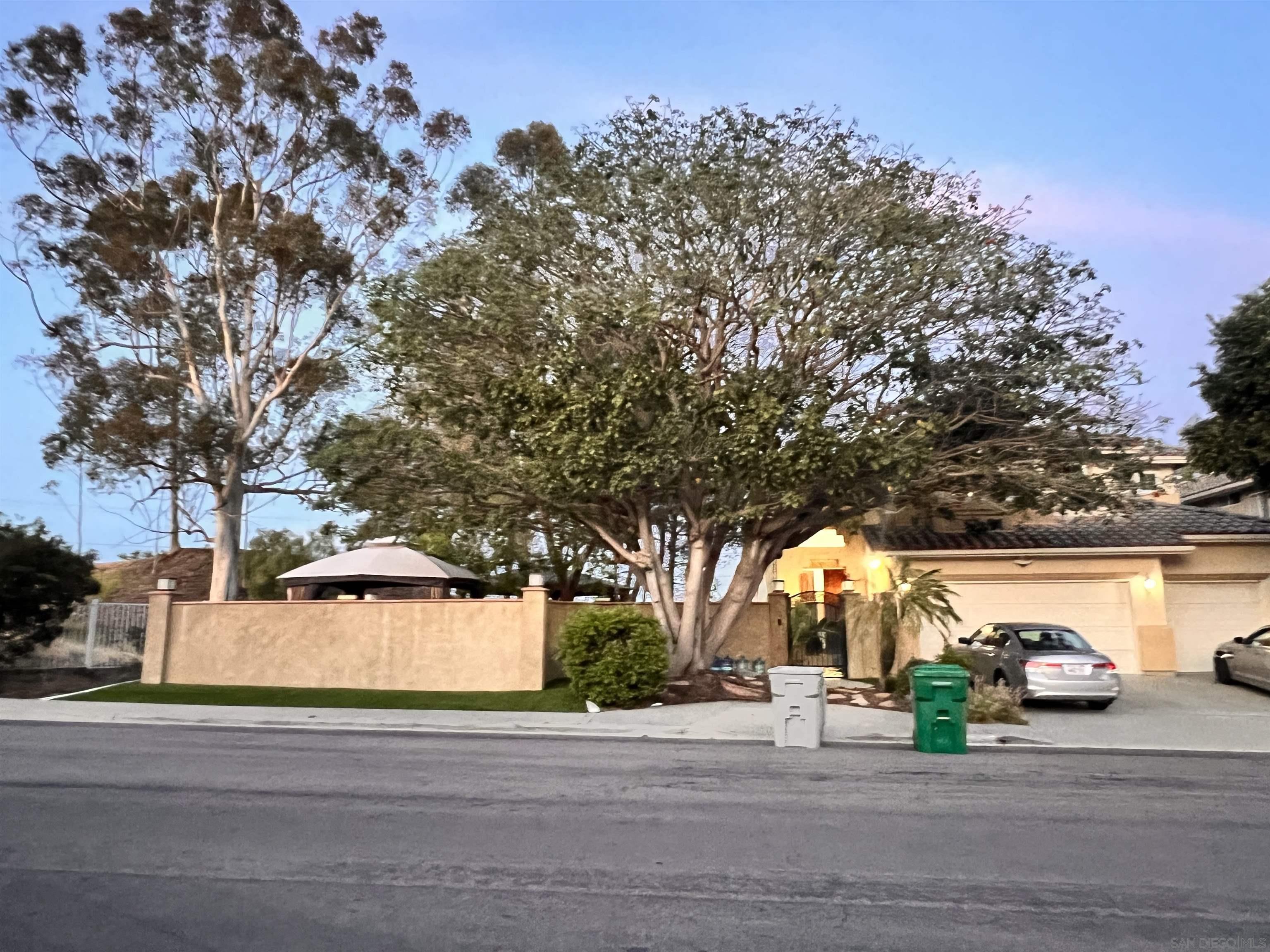 Detail Gallery Image 24 of 26 For 11491  Cypress Canyon Park Dr, San Diego,  CA 92131 - 5 Beds | 3 Baths