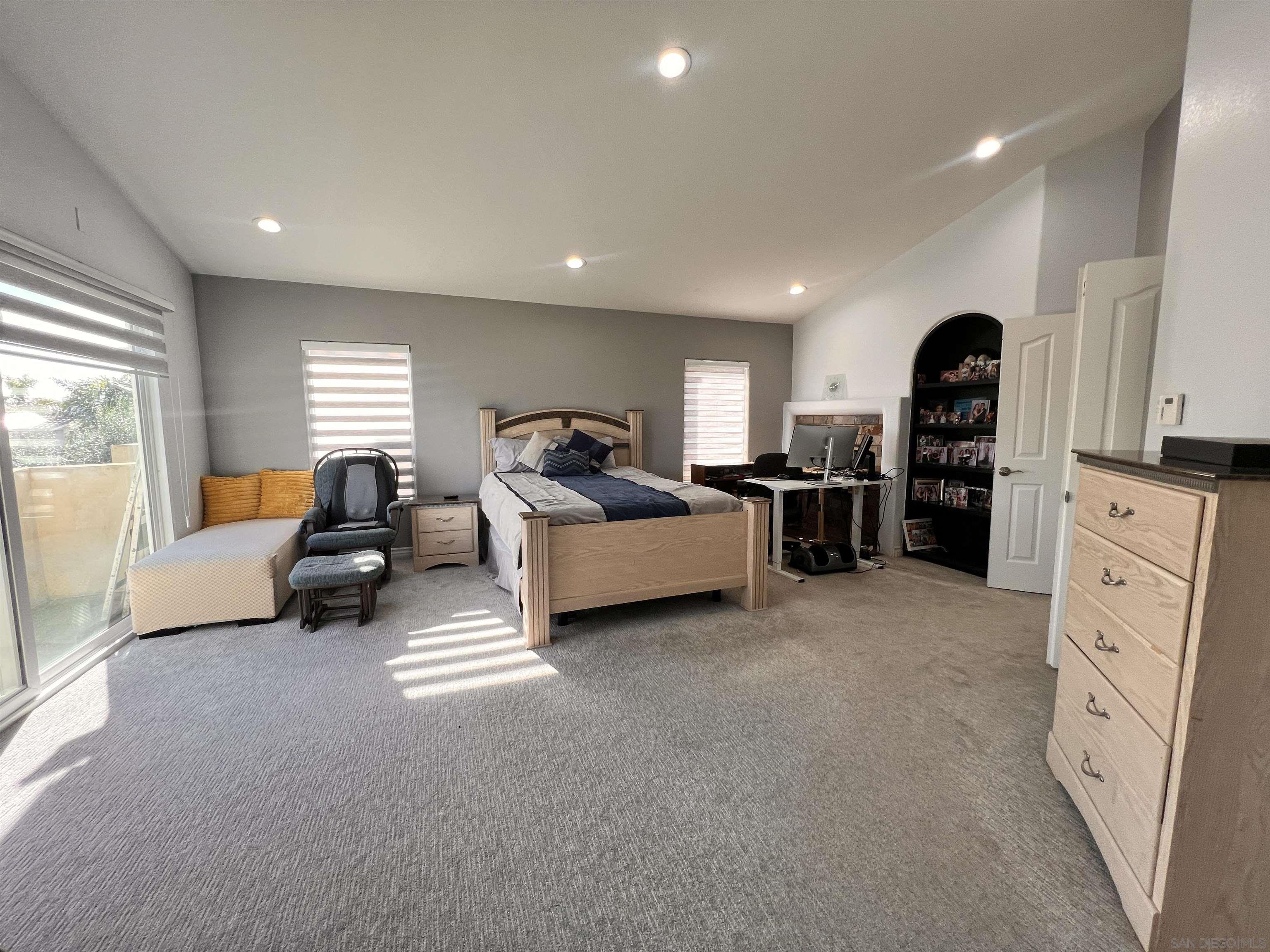 Detail Gallery Image 8 of 26 For 11491  Cypress Canyon Park Dr, San Diego,  CA 92131 - 5 Beds | 3 Baths