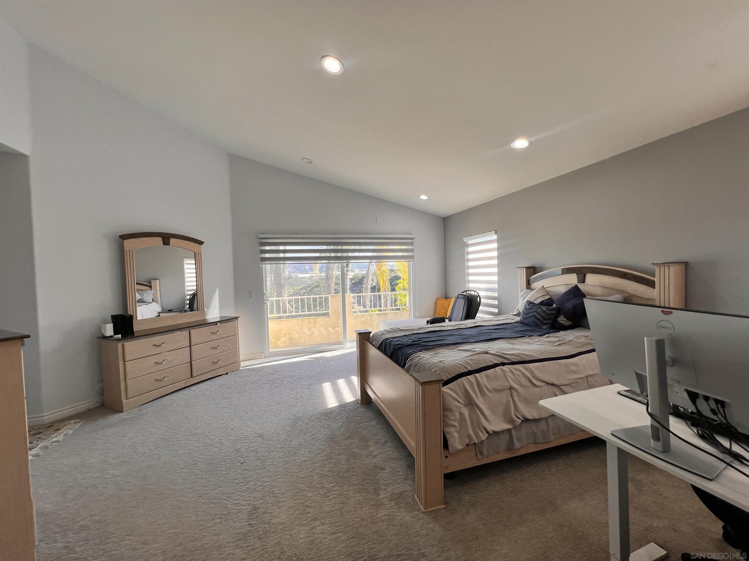 Detail Gallery Image 9 of 26 For 11491  Cypress Canyon Park Dr, San Diego,  CA 92131 - 5 Beds | 3 Baths