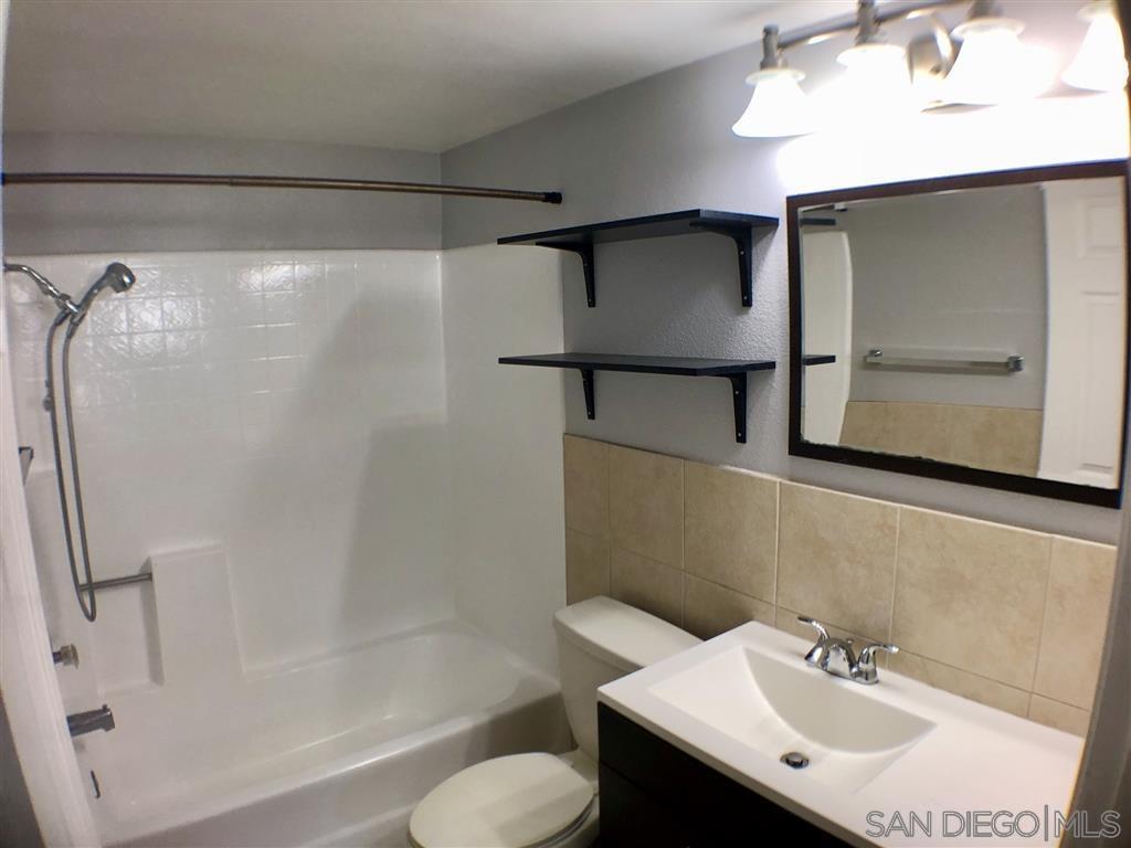 Detail Gallery Image 4 of 24 For 13212  Salmon River Rd  205, San Diego,  CA 92129 - 2 Beds | 2 Baths