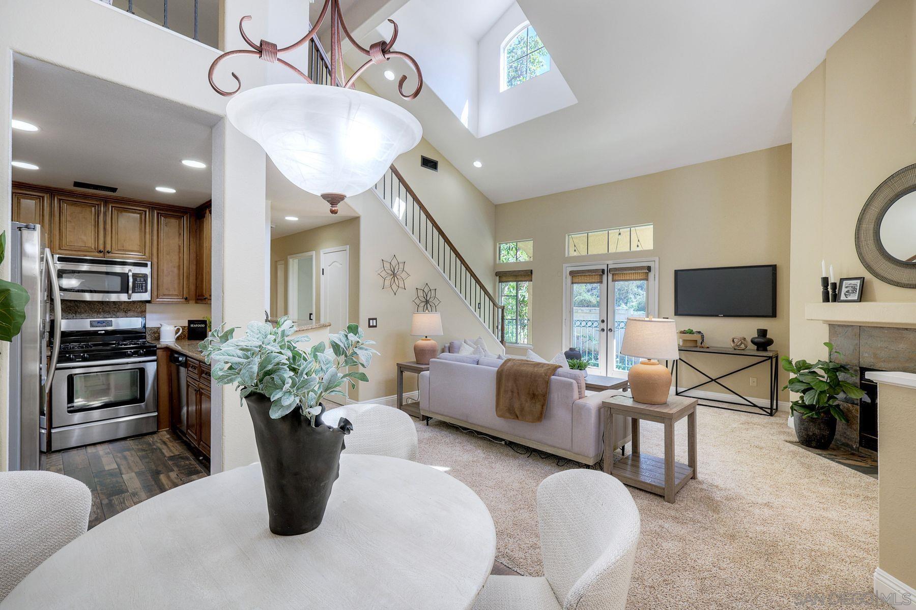 Detail Gallery Image 11 of 39 For 11287  Provencal Pl, San Diego,  CA 92128 - 2 Beds | 2 Baths