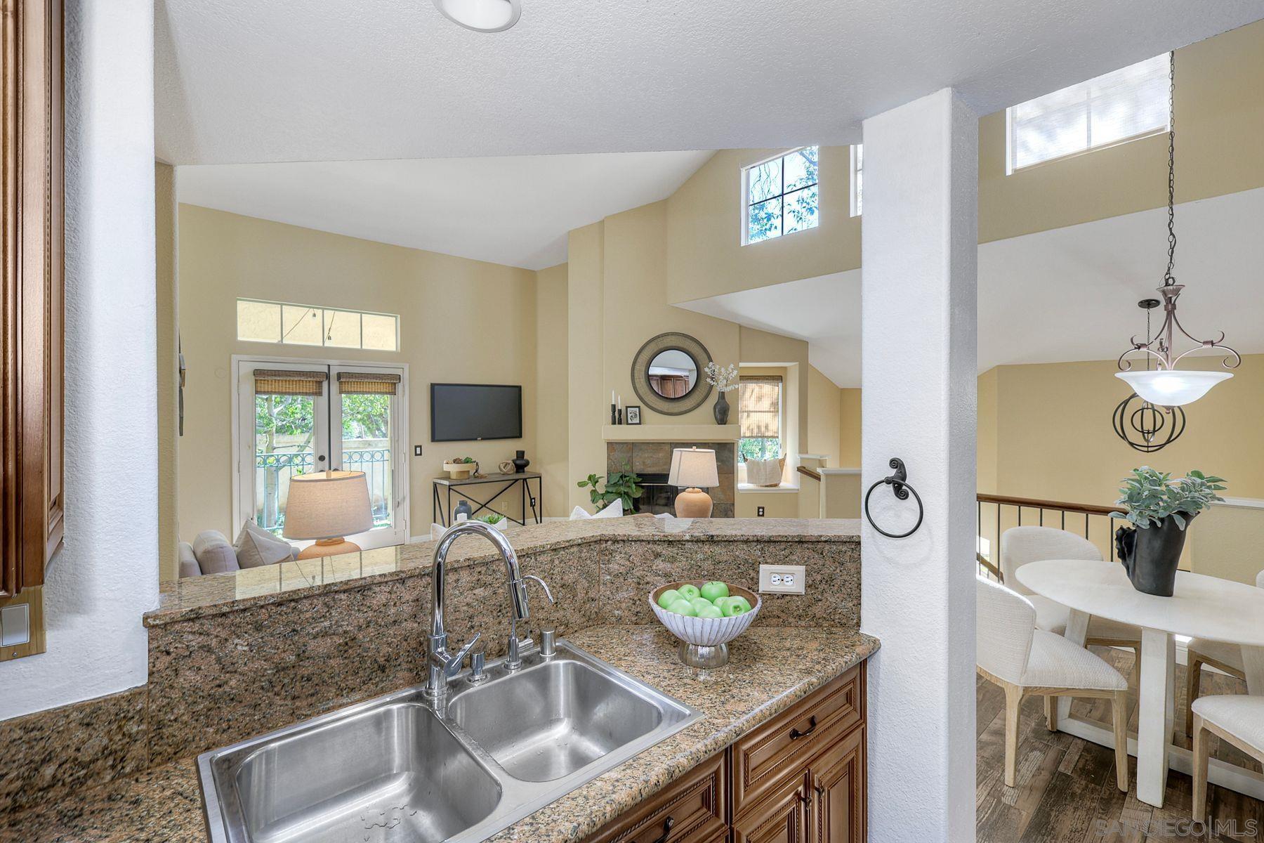 Detail Gallery Image 17 of 39 For 11287  Provencal Pl, San Diego,  CA 92128 - 2 Beds | 2 Baths