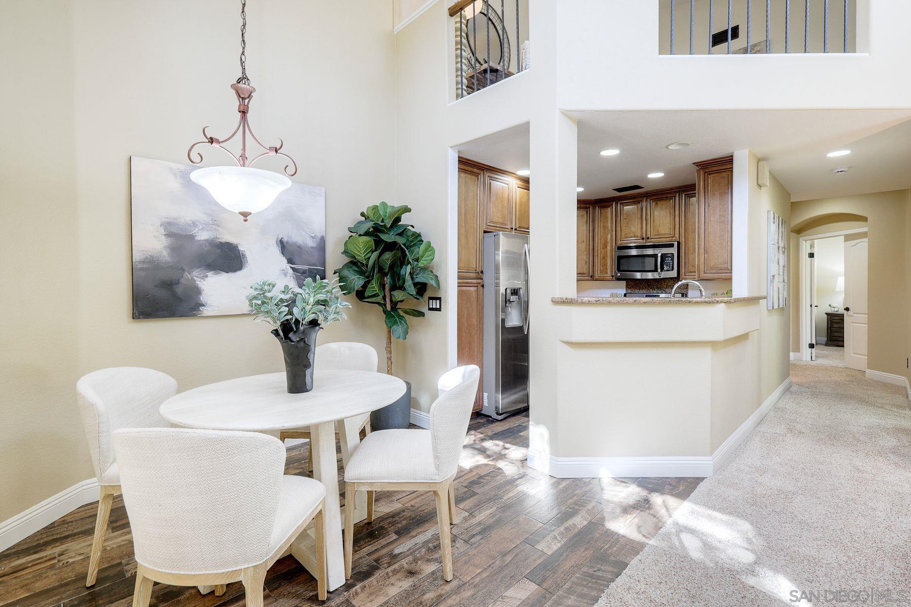 Detail Gallery Image 4 of 39 For 11287  Provencal Pl, San Diego,  CA 92128 - 2 Beds | 2 Baths