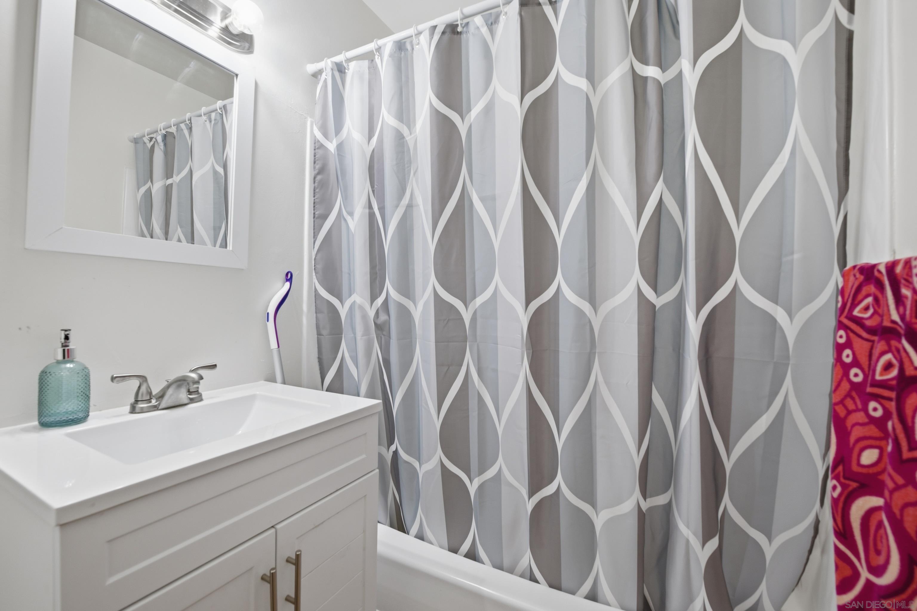 Detail Gallery Image 11 of 27 For 627-629 N Citrus Ave., Vista,  CA 92084 - – Beds | – Baths