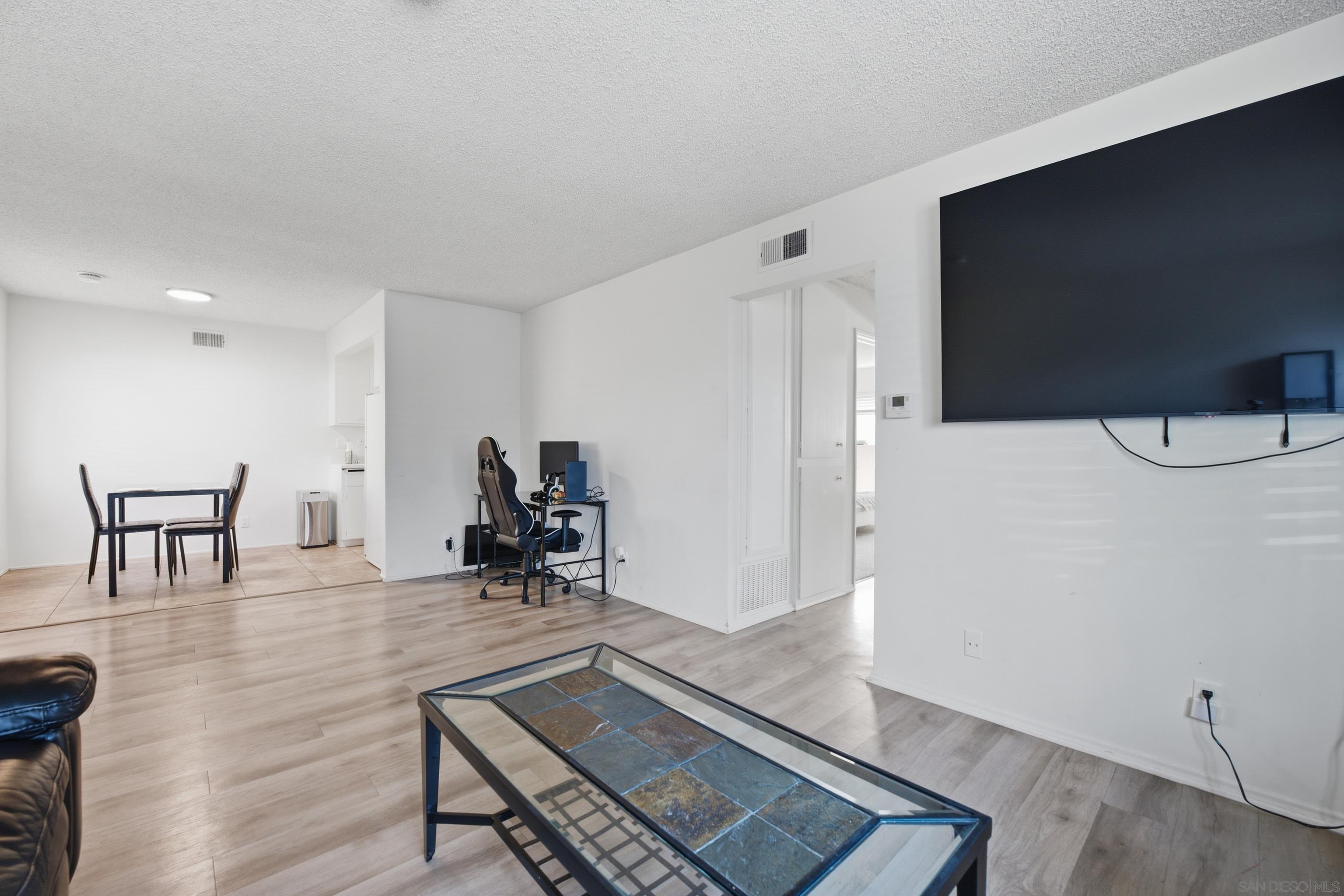 Detail Gallery Image 3 of 27 For 627-629 N Citrus Ave., Vista,  CA 92084 - – Beds | – Baths