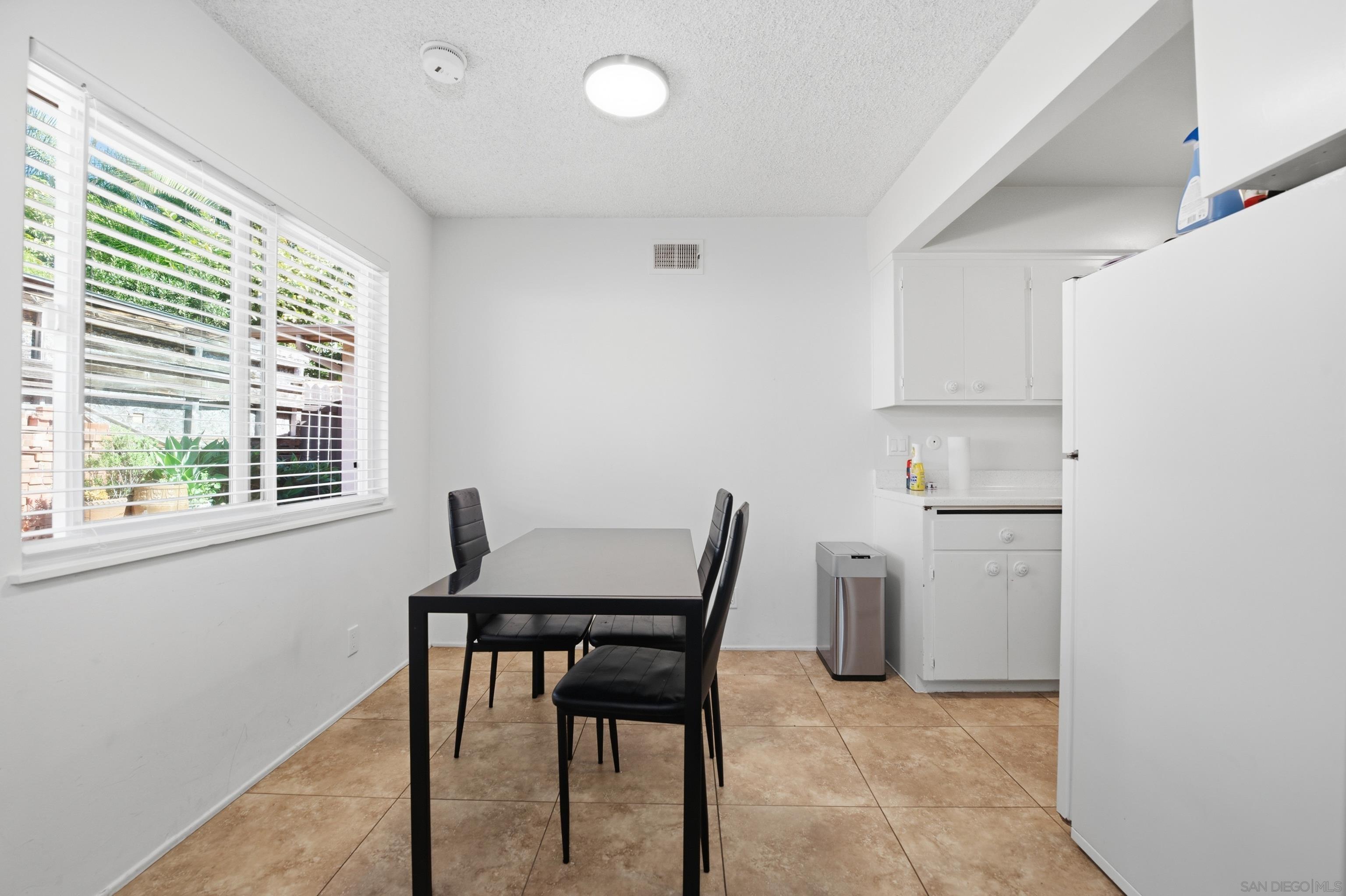 Detail Gallery Image 6 of 27 For 627-629 N Citrus Ave., Vista,  CA 92084 - – Beds | – Baths