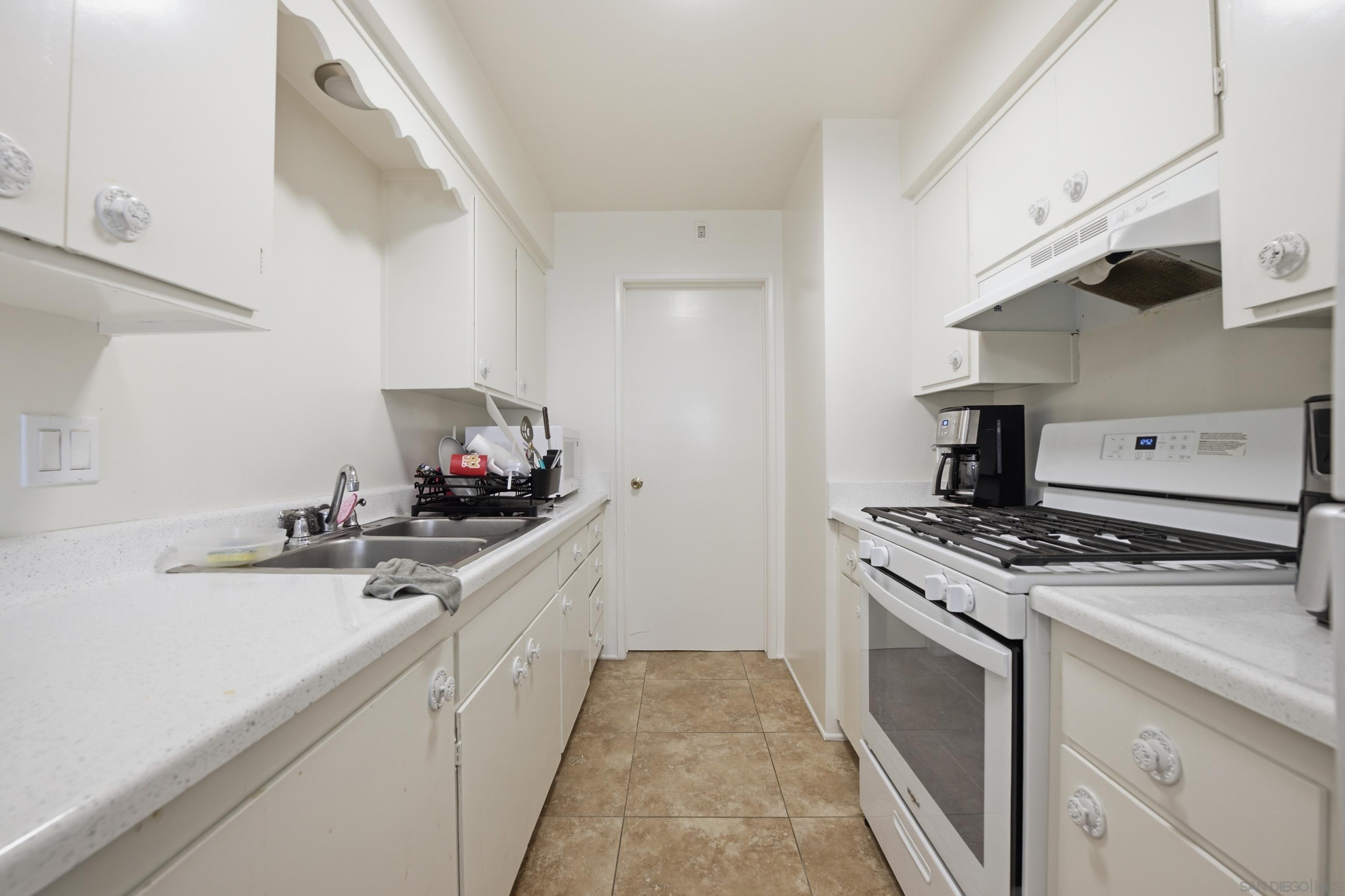 Detail Gallery Image 8 of 27 For 627-629 N Citrus Ave., Vista,  CA 92084 - – Beds | – Baths