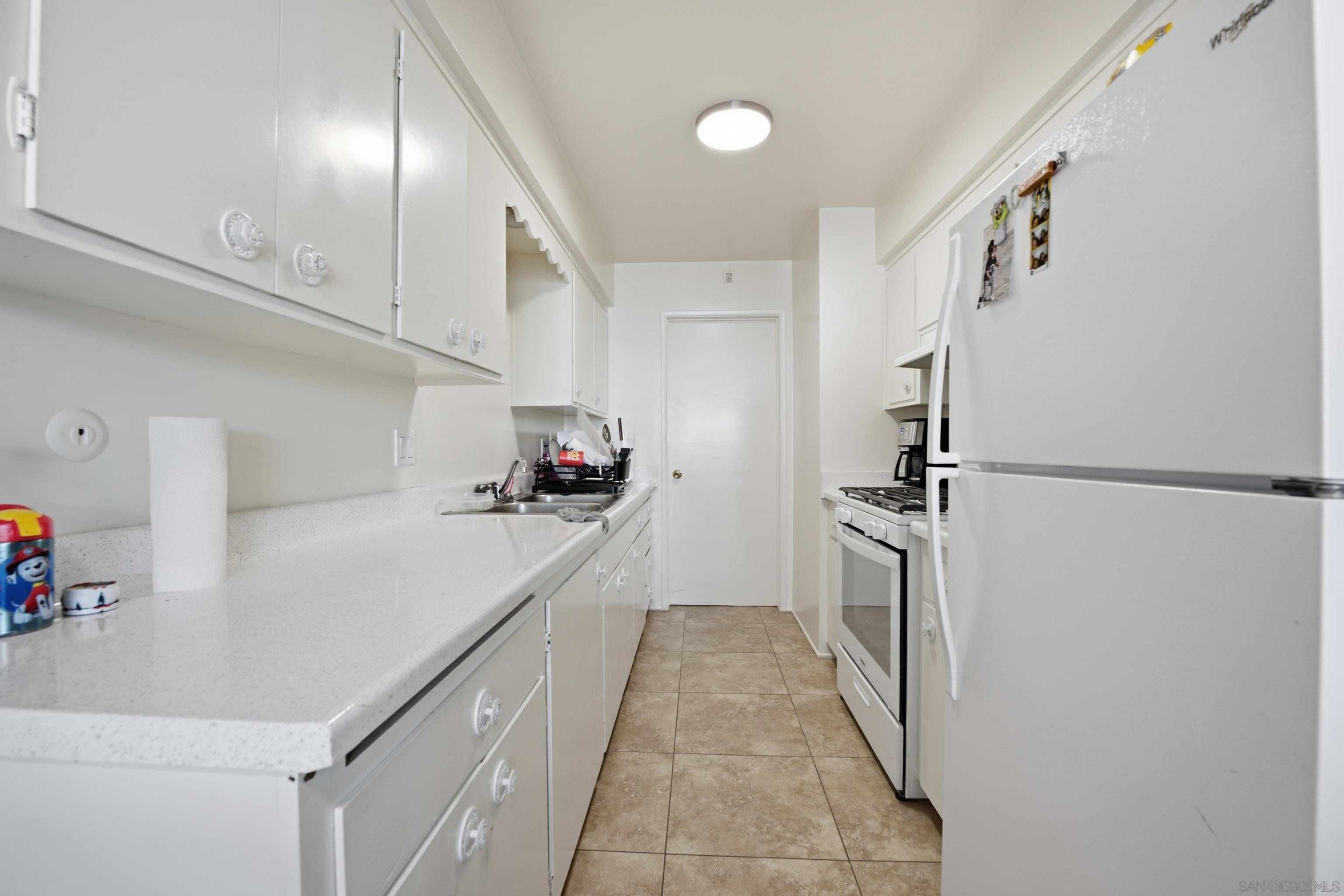 Detail Gallery Image 9 of 27 For 627-629 N Citrus Ave., Vista,  CA 92084 - – Beds | – Baths