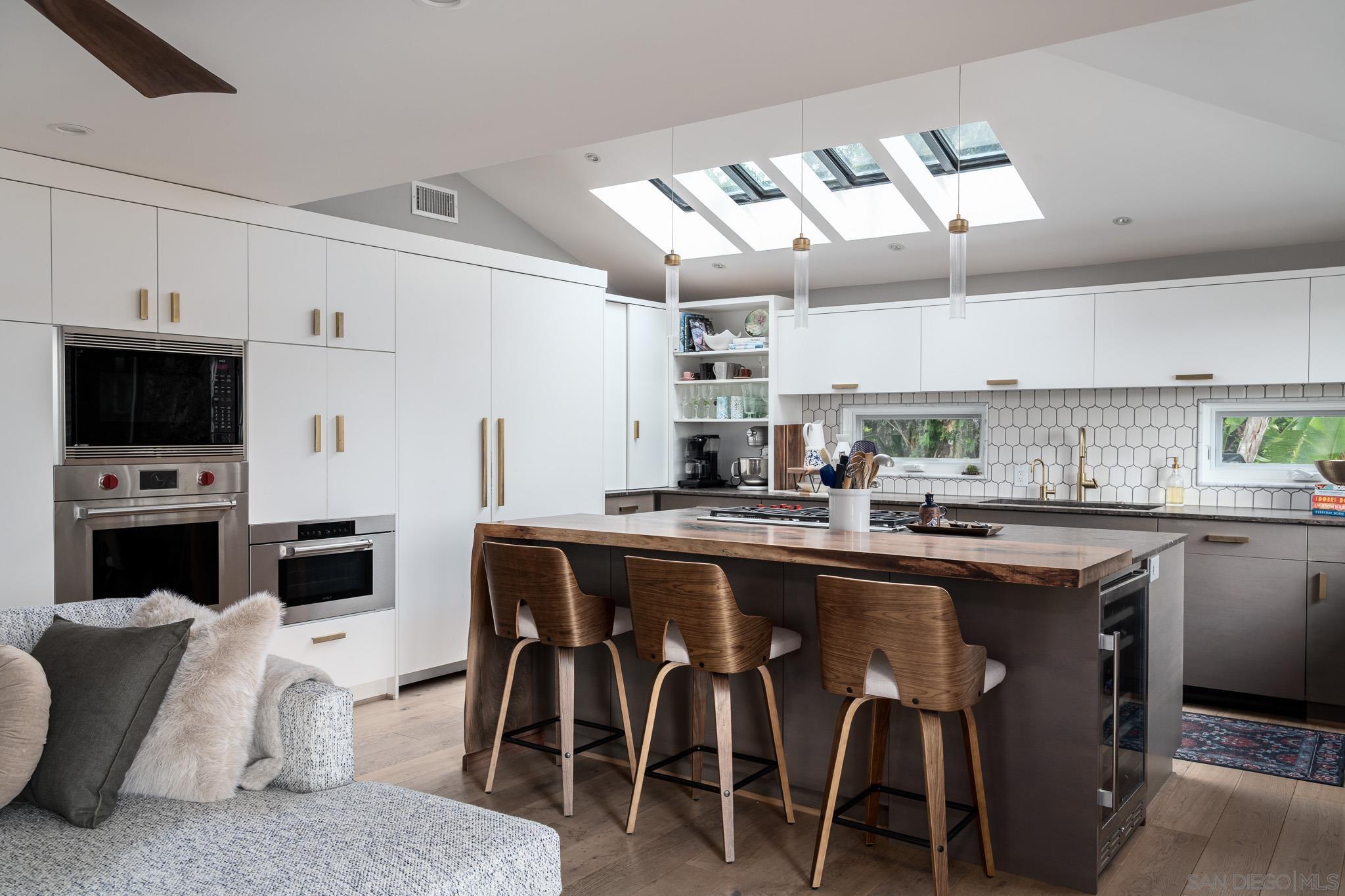 Detail Gallery Image 12 of 36 For 5725  Loma Verde Dr, Rancho Santa Fe,  CA 92067 - 5 Beds | 4/1 Baths