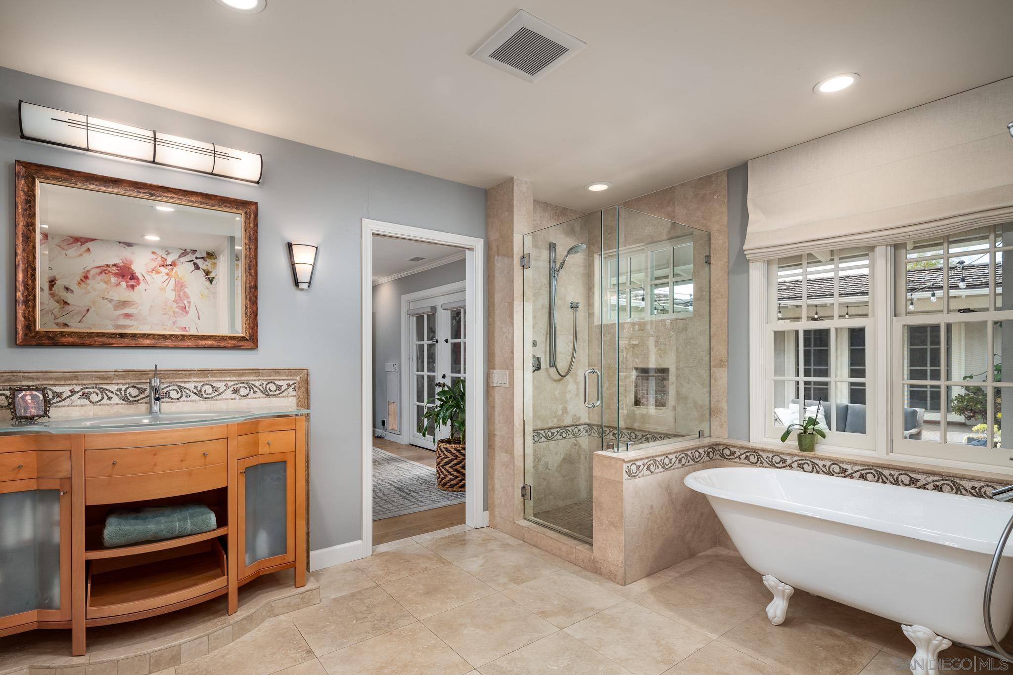 Detail Gallery Image 22 of 36 For 5725  Loma Verde Dr, Rancho Santa Fe,  CA 92067 - 5 Beds | 4/1 Baths