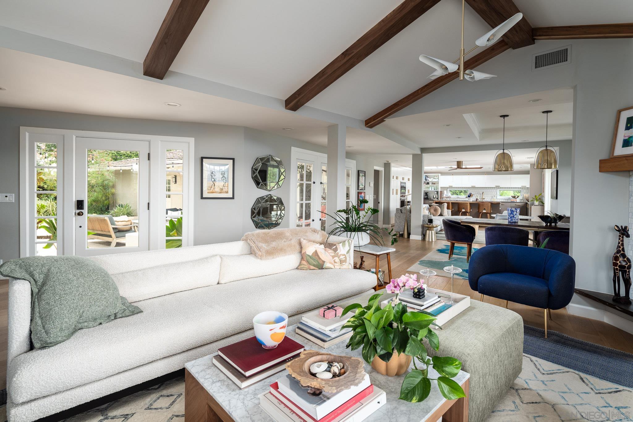 Detail Gallery Image 6 of 36 For 5725  Loma Verde Dr, Rancho Santa Fe,  CA 92067 - 5 Beds | 4/1 Baths