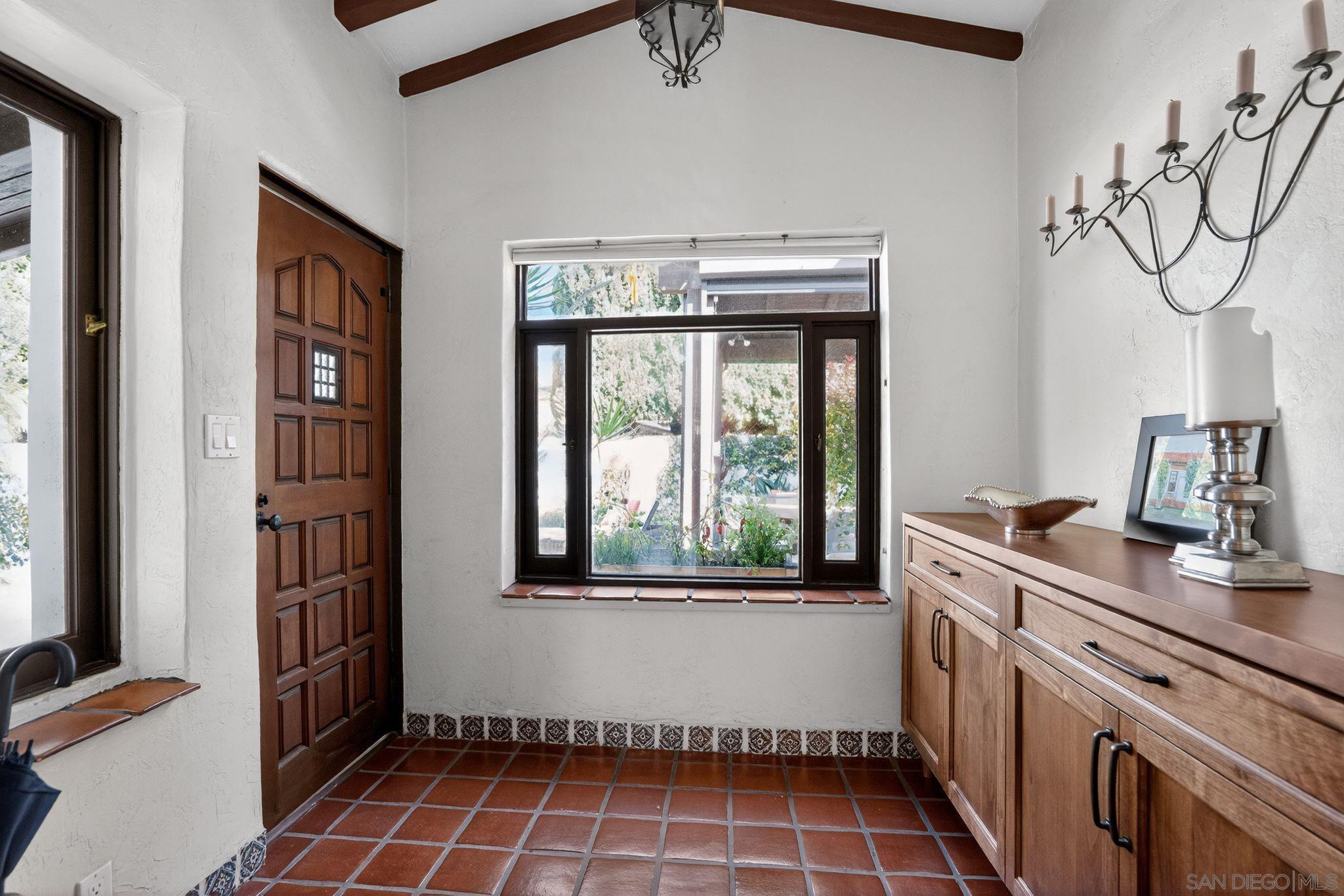 Detail Gallery Image 11 of 66 For 4253  Alder Drive, San Diego,  CA 92116 - 3 Beds | 3/1 Baths