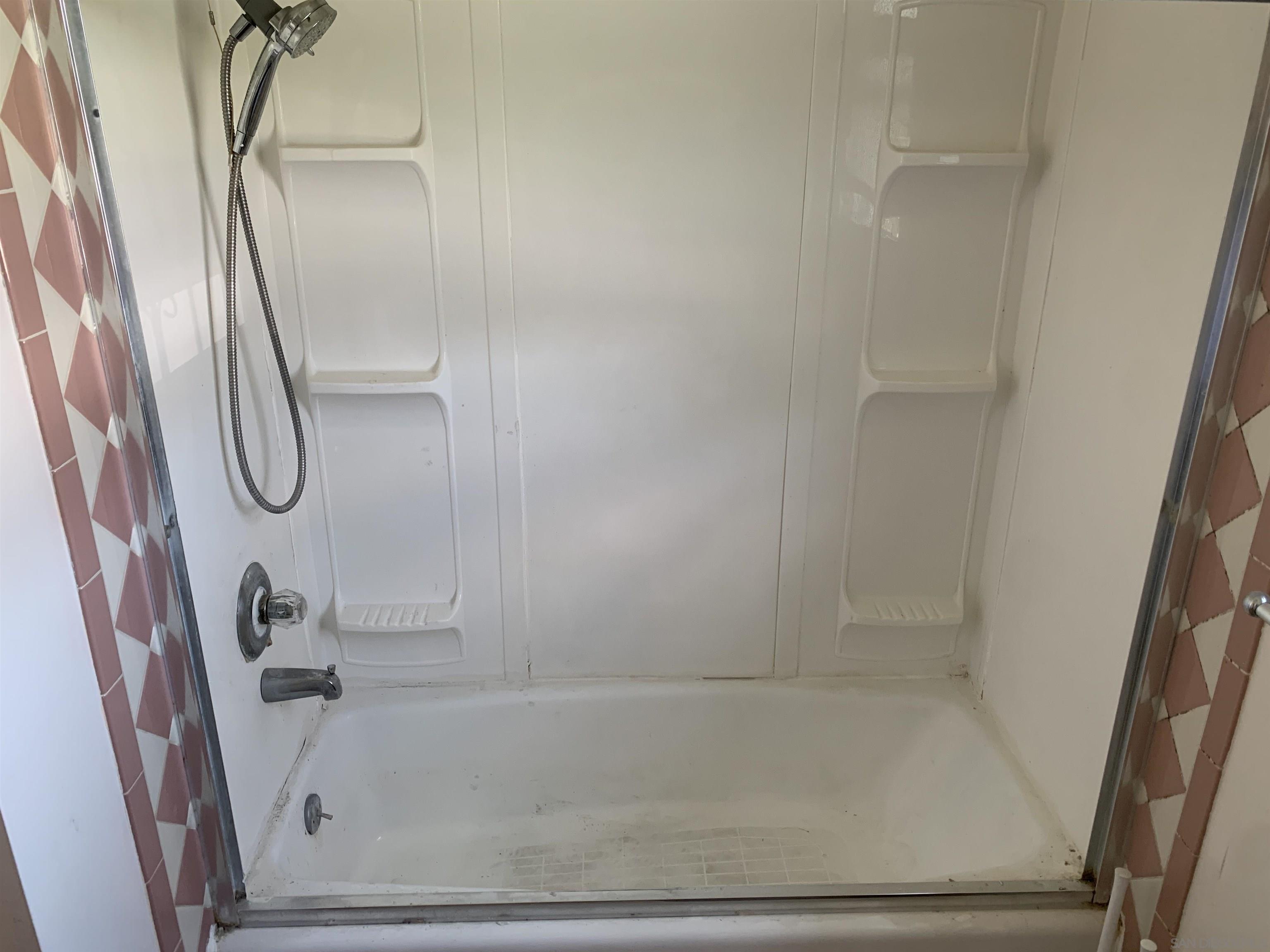 Detail Gallery Image 11 of 23 For 445  J St, Chula Vista,  CA 91910 - 3 Beds | 1 Baths