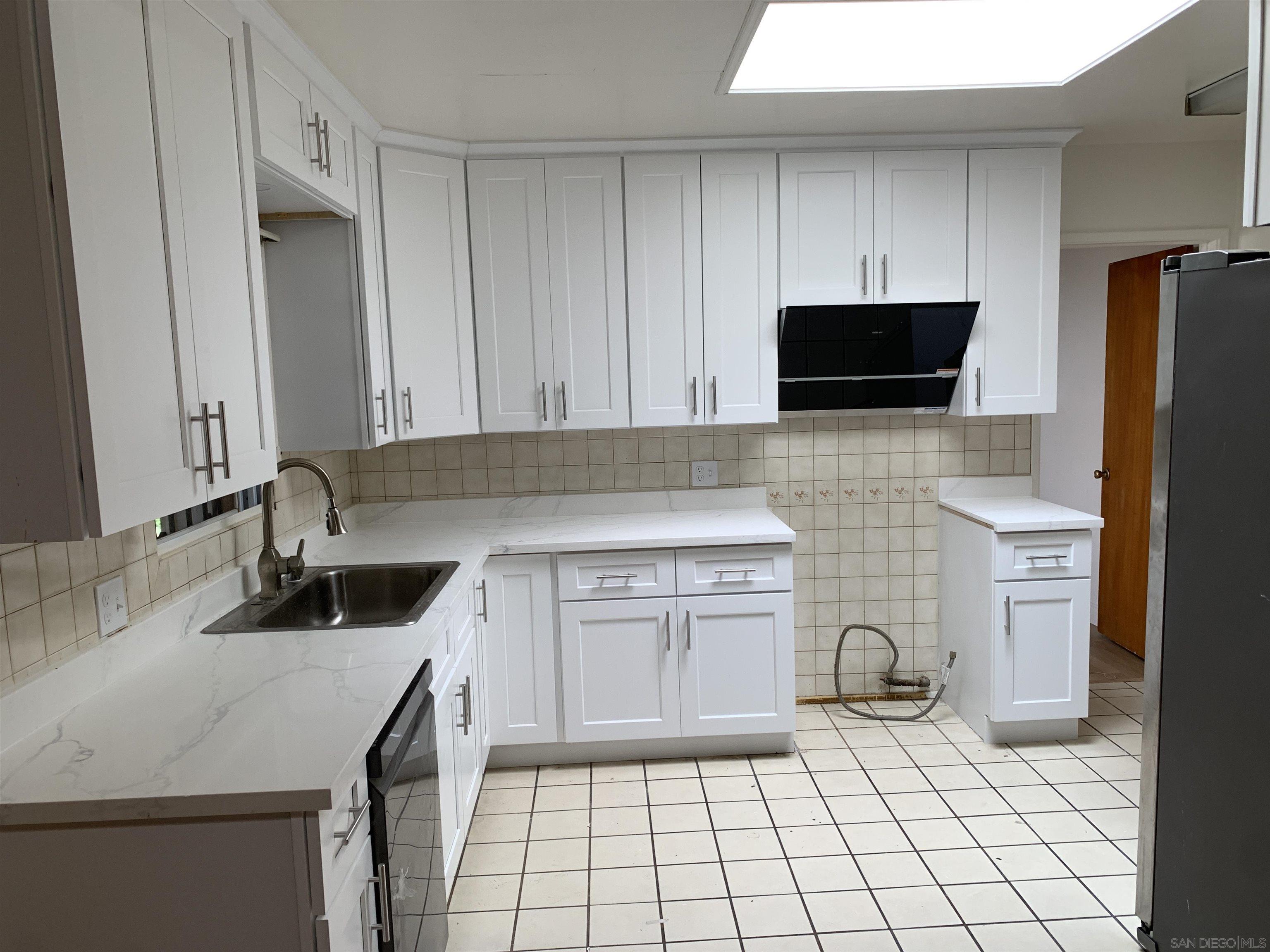 Detail Gallery Image 14 of 23 For 445  J St, Chula Vista,  CA 91910 - 3 Beds | 1 Baths