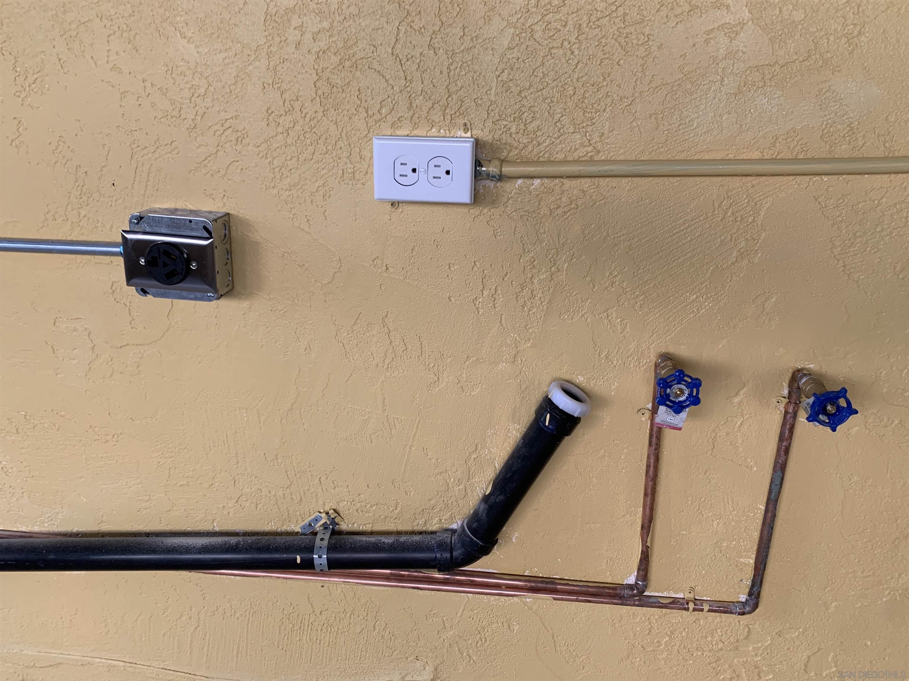 Detail Gallery Image 20 of 23 For 445  J St, Chula Vista,  CA 91910 - 3 Beds | 1 Baths