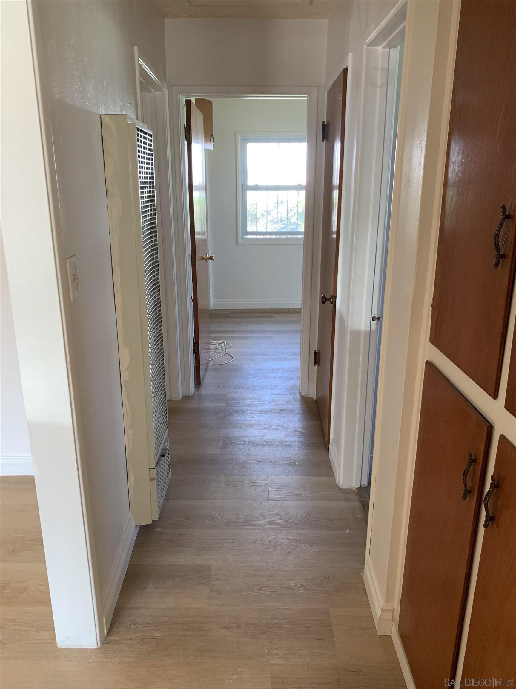 Detail Gallery Image 9 of 23 For 445  J St, Chula Vista,  CA 91910 - 3 Beds | 1 Baths