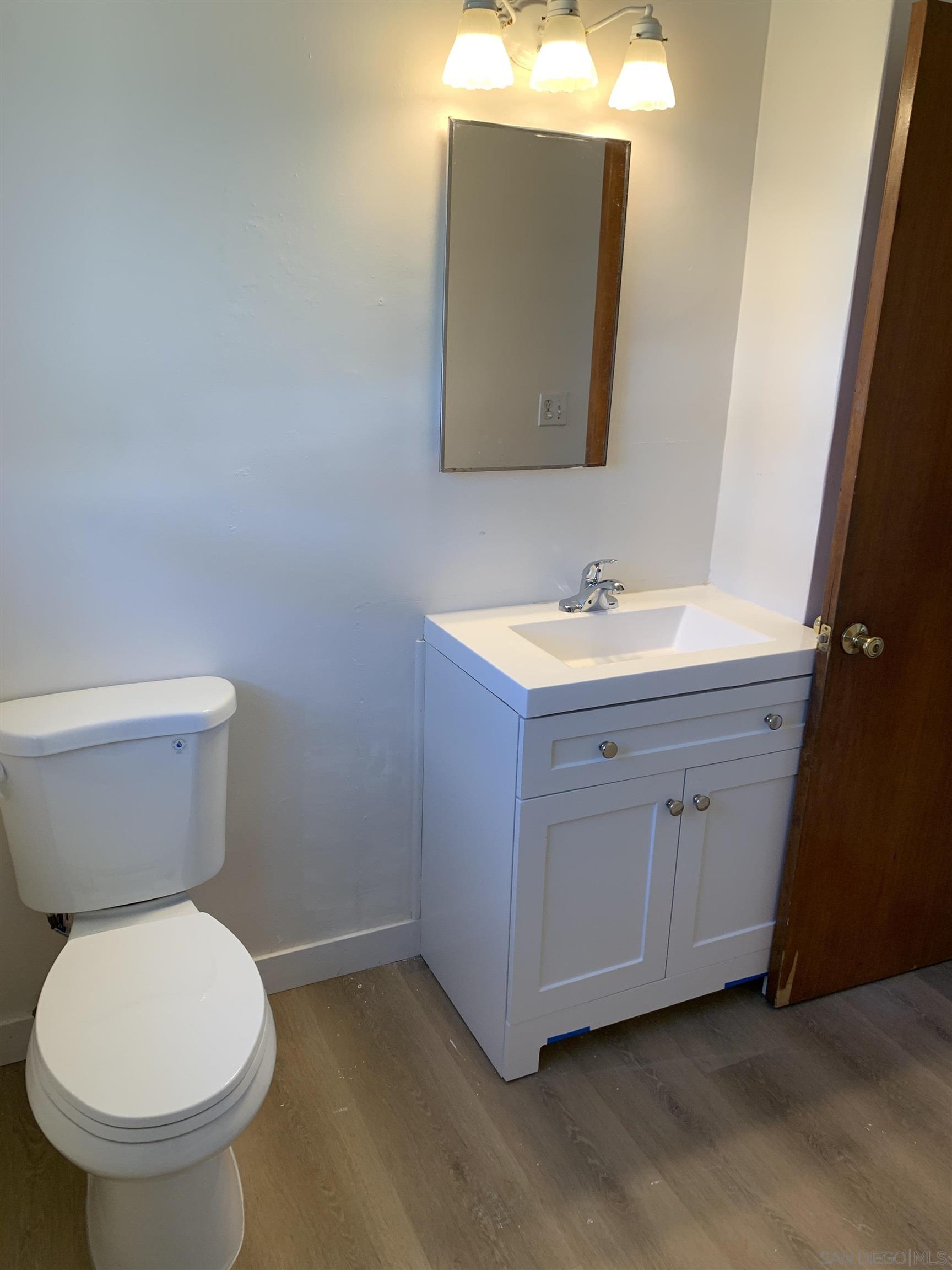 Detail Gallery Image 10 of 23 For 445  J St, Chula Vista,  CA 91910 - 3 Beds | 1 Baths