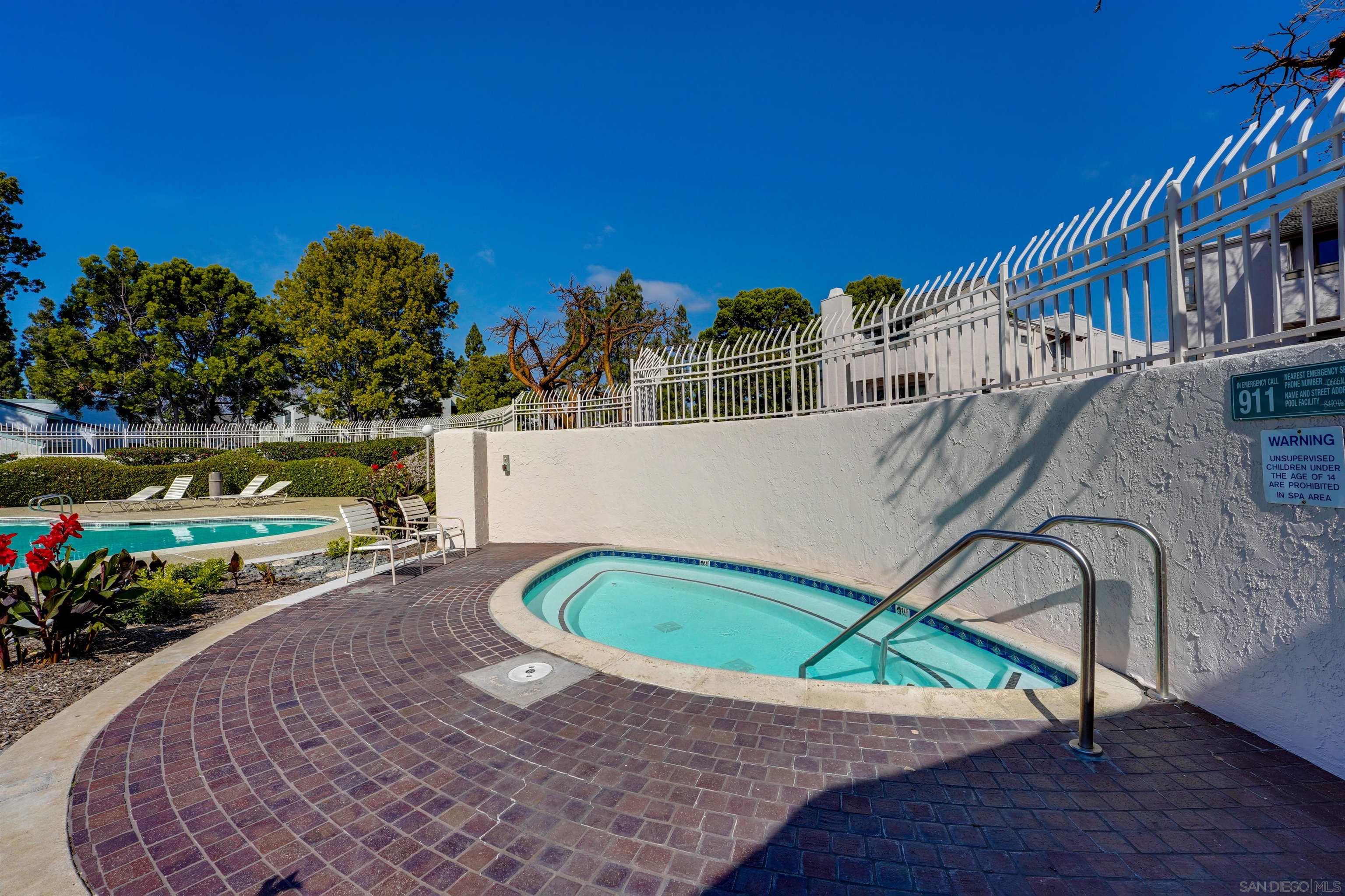 Detail Gallery Image 17 of 18 For 8490  via Sonoma  #11,  La Jolla,  CA 92037 - 2 Beds | 1 Baths