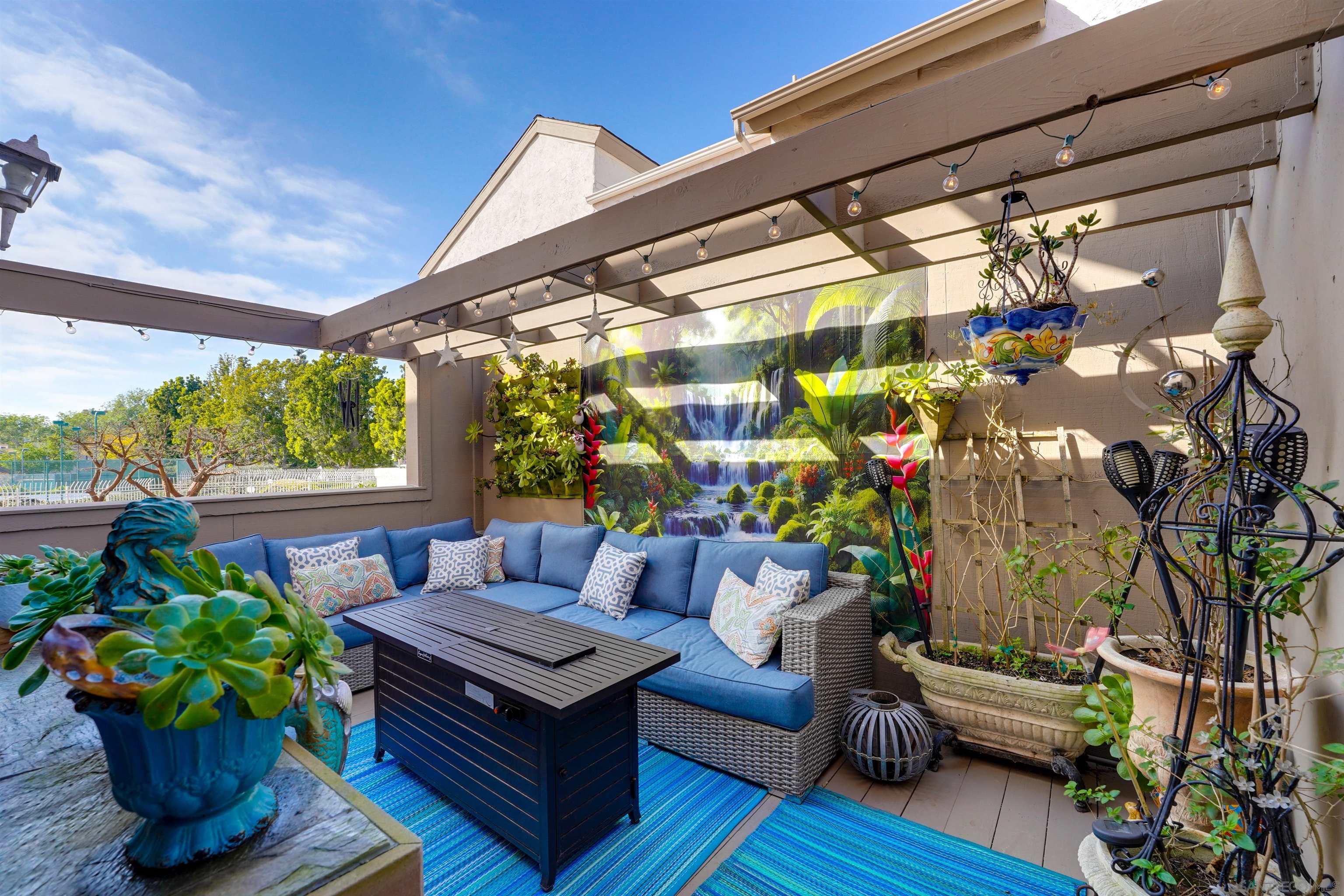 Detail Gallery Image 9 of 18 For 8490  via Sonoma  #11,  La Jolla,  CA 92037 - 2 Beds | 1 Baths