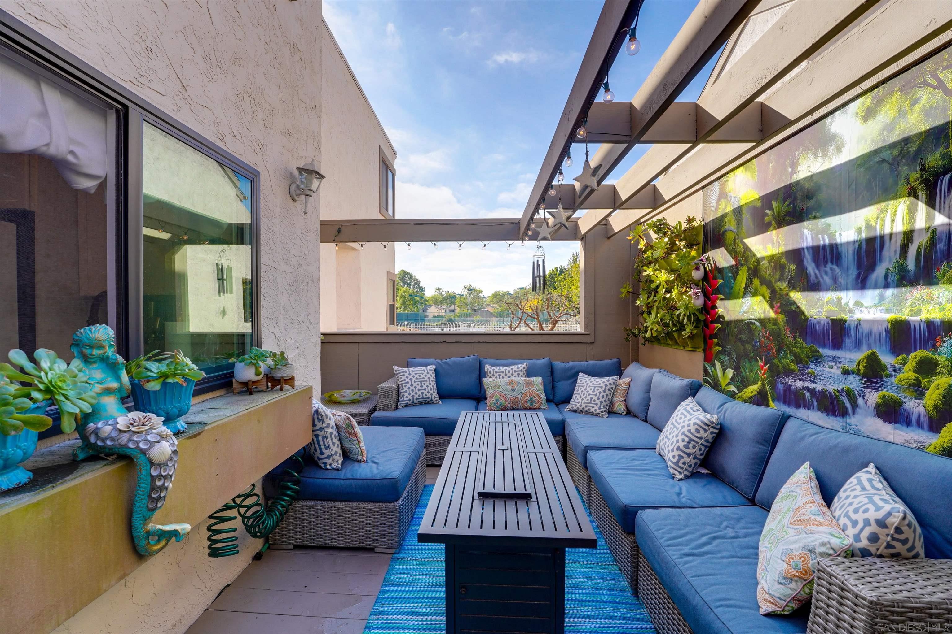 Detail Gallery Image 10 of 18 For 8490  via Sonoma  #11,  La Jolla,  CA 92037 - 2 Beds | 1 Baths