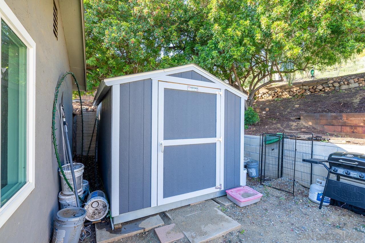 Detail Gallery Image 29 of 30 For 1395 S Somermont Dr., El Cajon,  CA 92021 - 4 Beds | 3 Baths